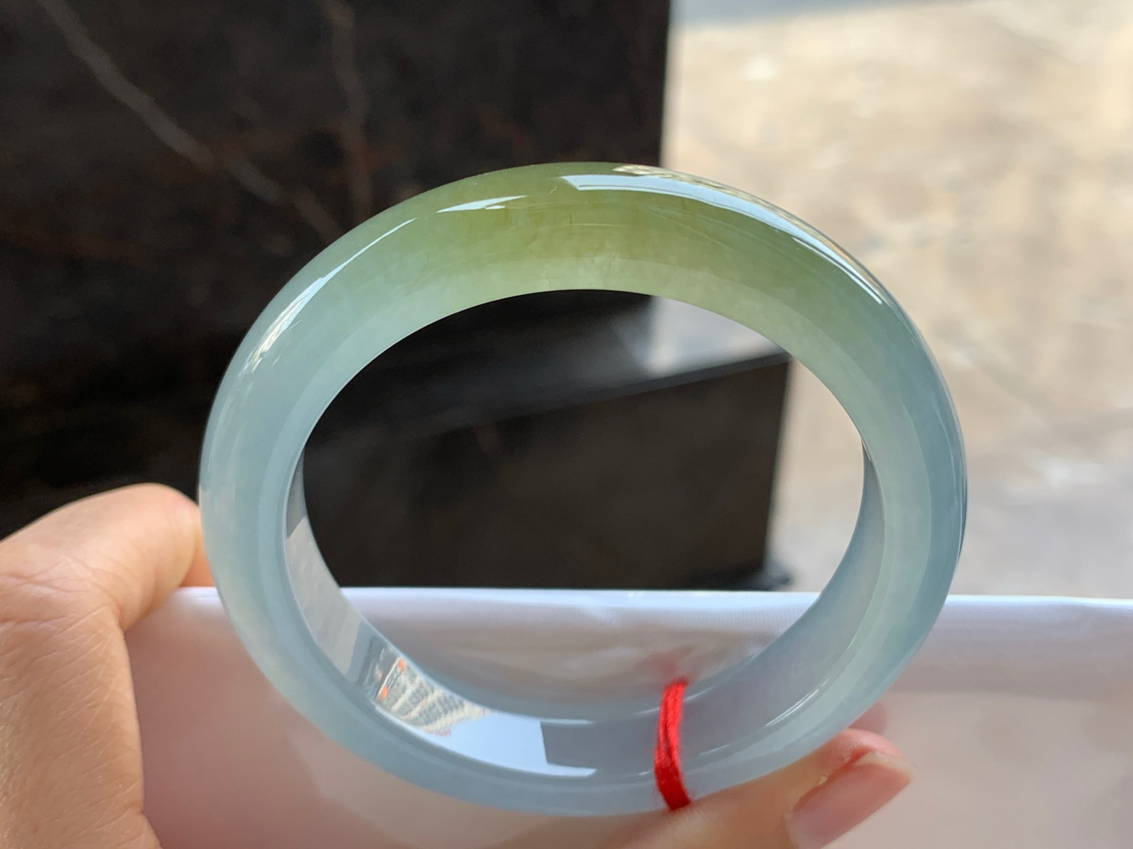 56-12.7-9

冰黄手镯^_^透亮