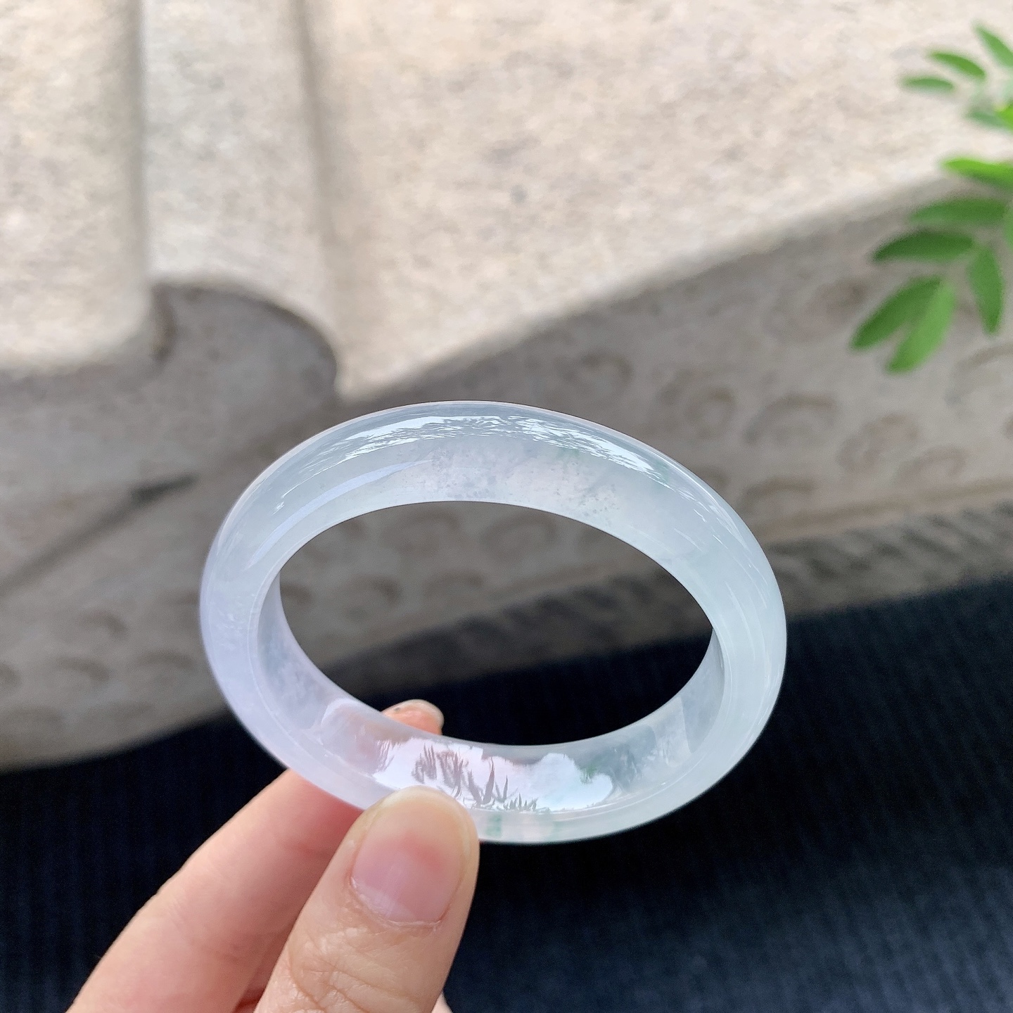 贵妃50 51【圈口】51.9/44.6/12.5/7.8【】【编码】LZ031677【描述】冰飘花，清透，水润，种老，细腻，打灯有棉线