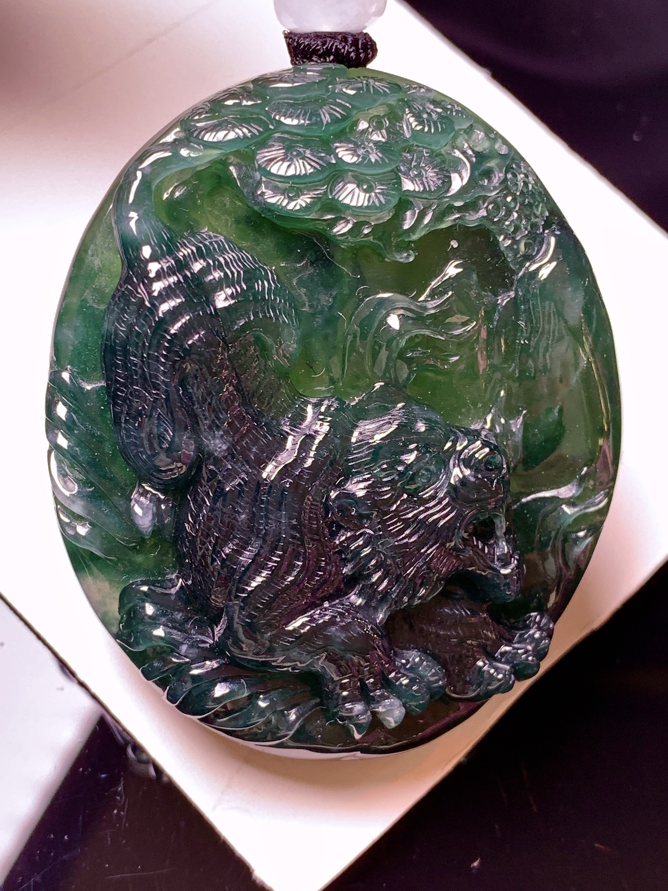 墨绿貔貅吊坠 玉质细腻 色泽艳丽清新 水润亮眼 整体尺寸50*42.3*10.6L1