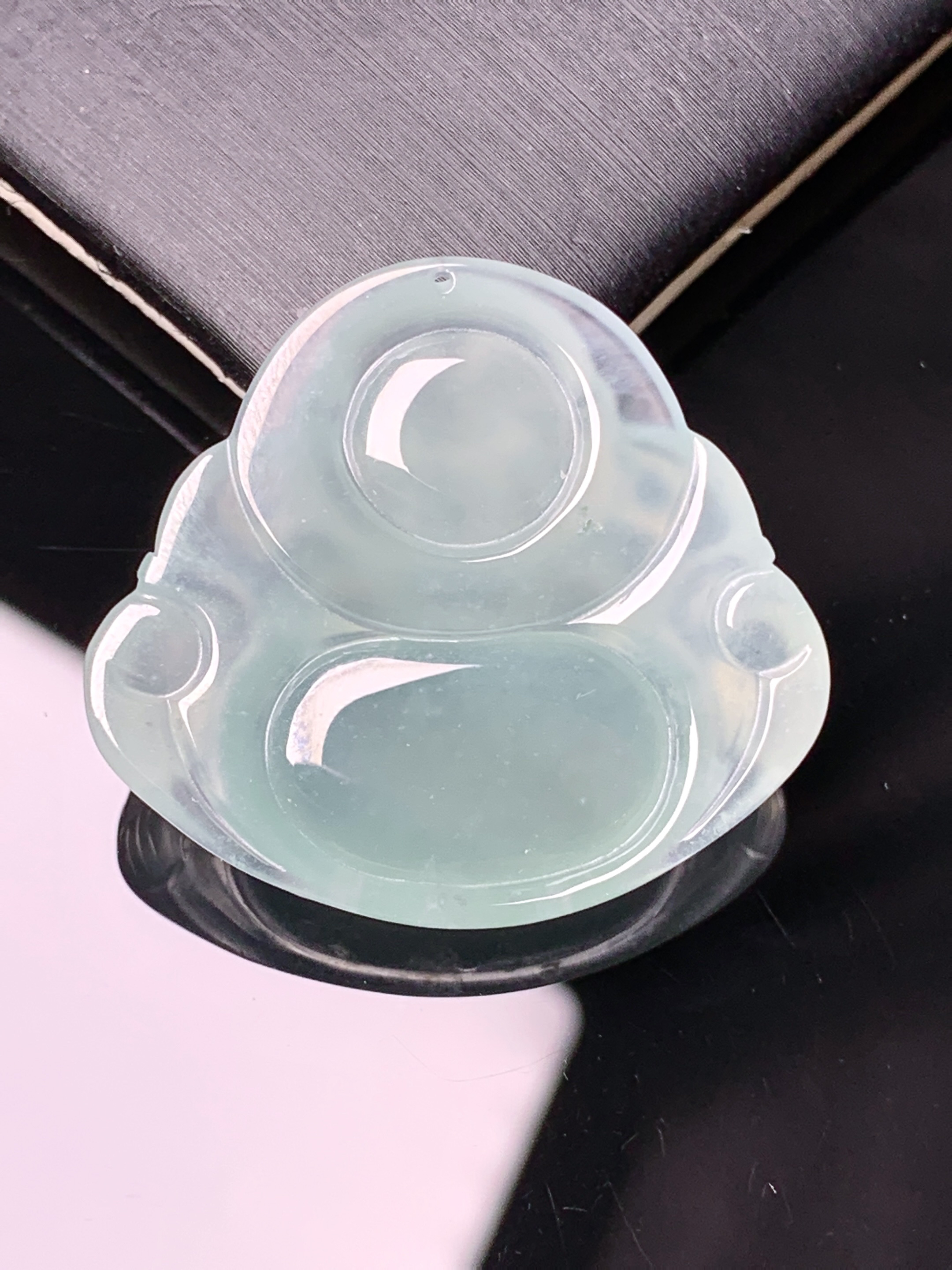 冰种佛公吊坠 玉质细腻 色泽艳丽清新 水润亮眼 整体尺寸29*31.3*6.5a2