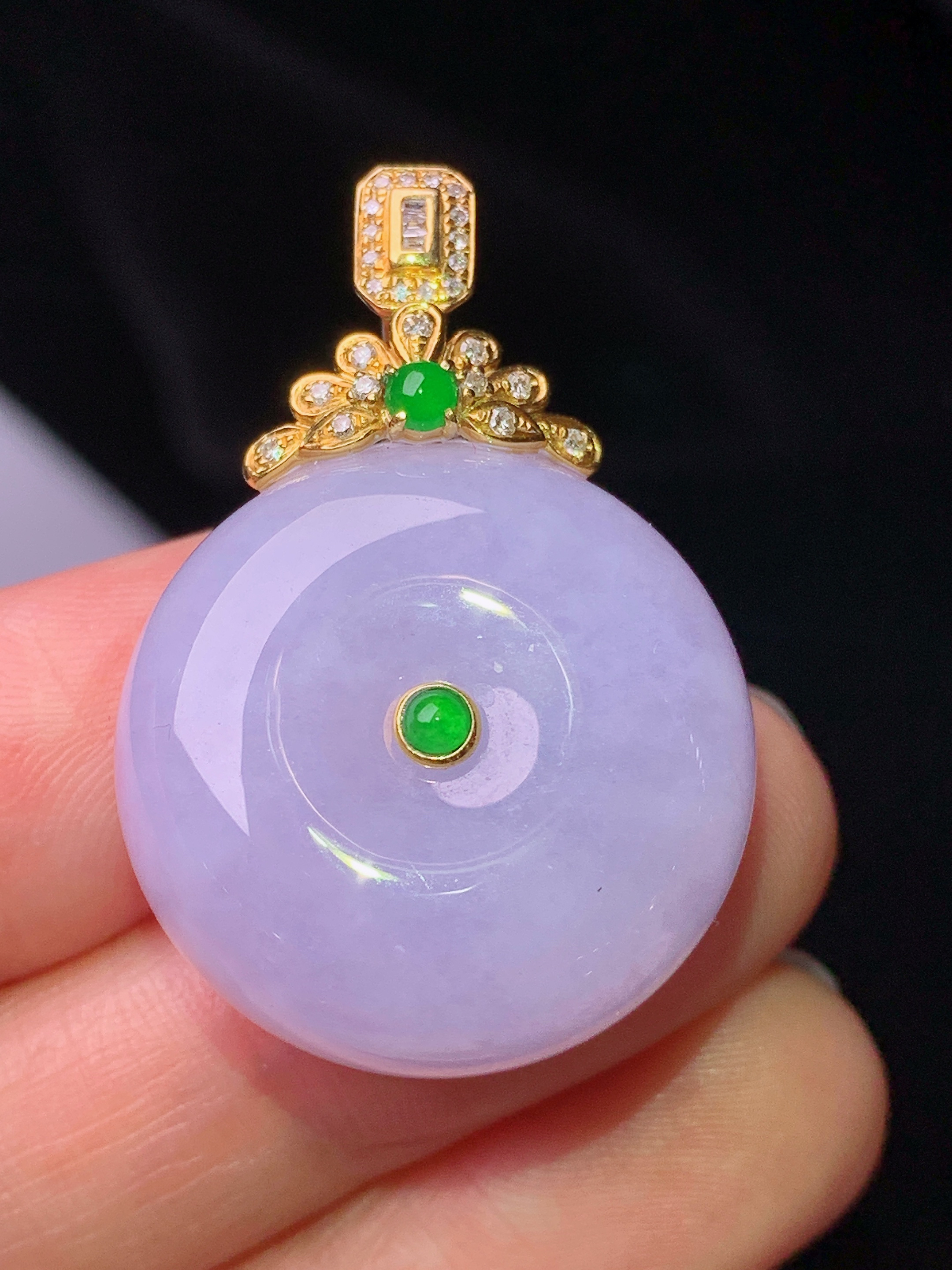 18k金钻镶嵌紫罗兰平安扣吊坠 玉质细腻 色泽艳丽清新 水润亮眼 整体尺寸34*23*11.5b1