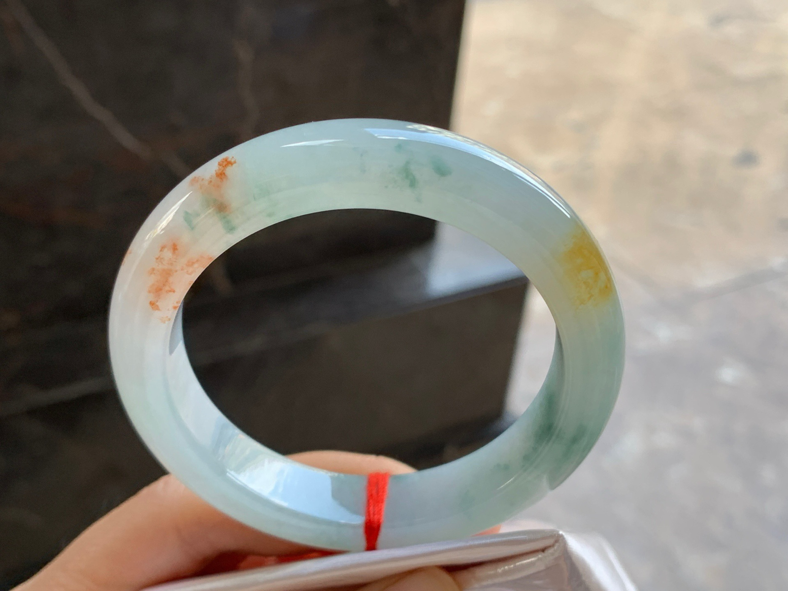 56.5-12.4-9.5

撒金手镯^_^玉质温润 细腻清新