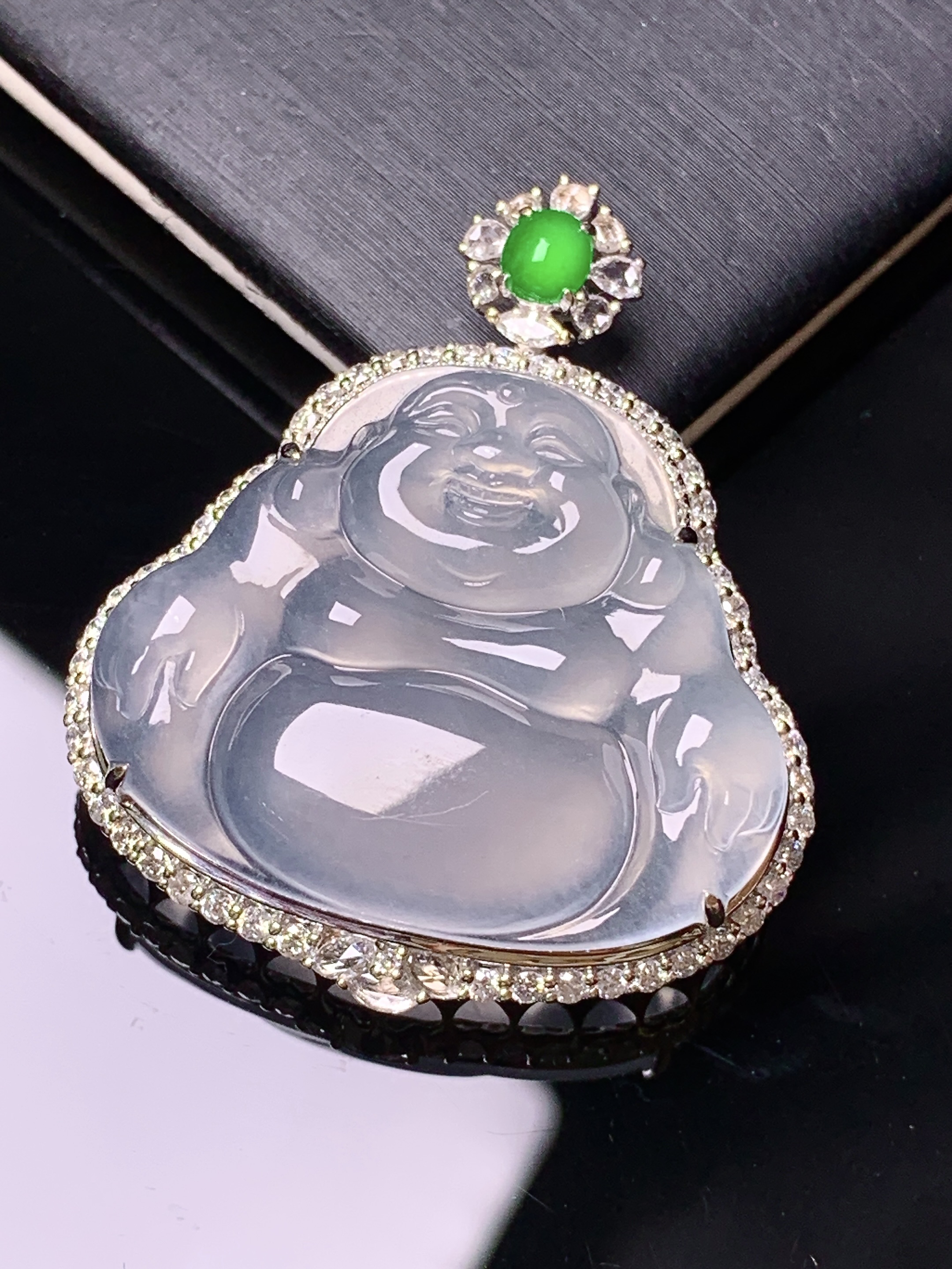 18k金钻镶嵌冰种佛公吊坠 玉质细腻 色泽艳丽清新 水润亮眼 整体尺寸36*31.3*9.5m3