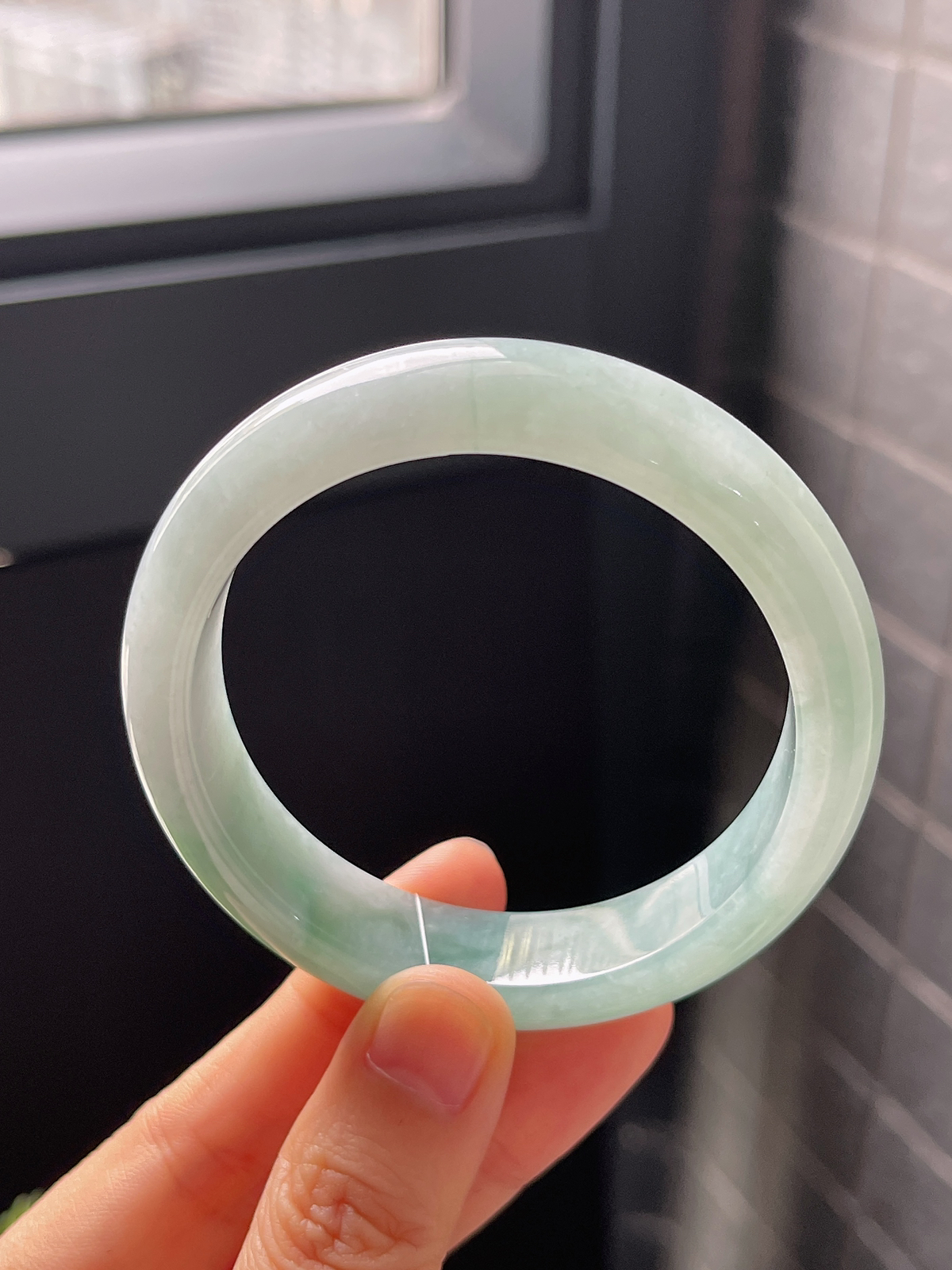 正圈53.1圈口，翡翠糯化种淡绿色手镯