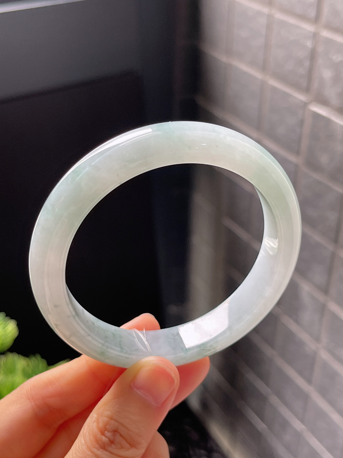 正圈57圈口，翡翠冰糯种飘花手镯