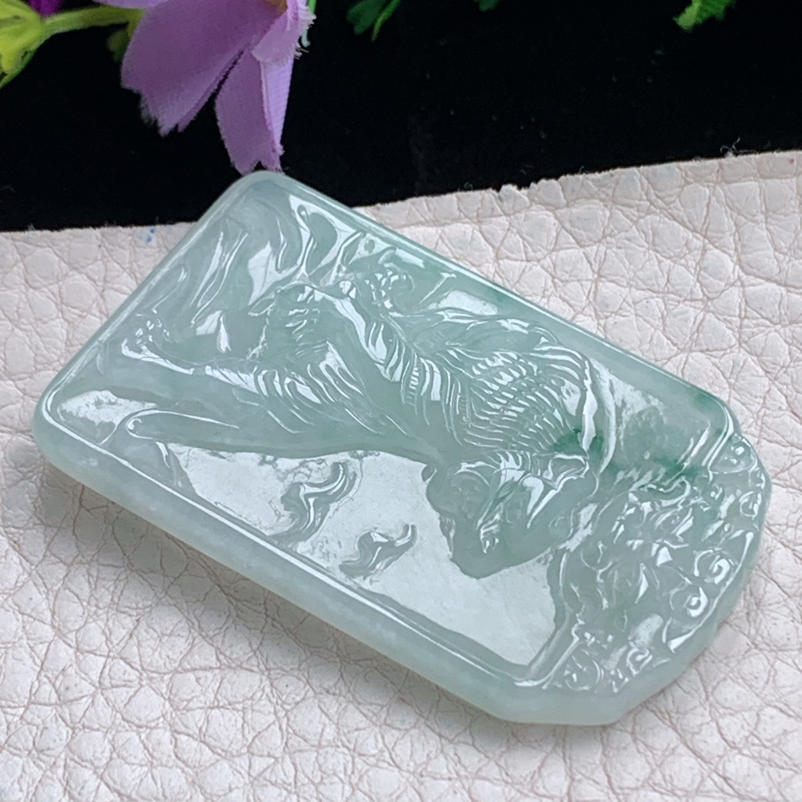 kh实拍51*30.6*5.5天然缅甸翡翠冰透飘花生肖老虎吊坠 上山虎