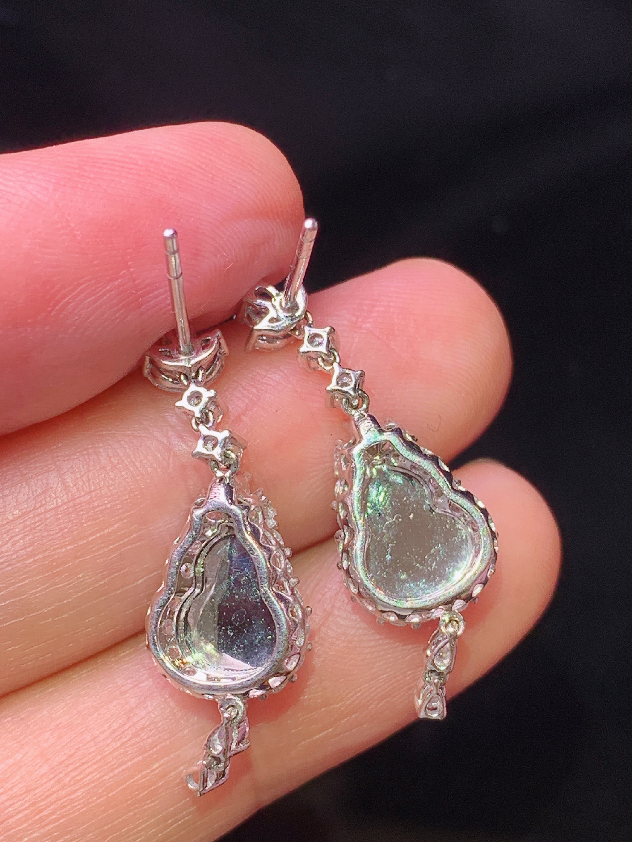 18k金钻镶嵌满绿葫芦耳坠 玉质细腻 色泽艳丽清新 水润亮眼 整体尺寸28.5*9.3*6m3