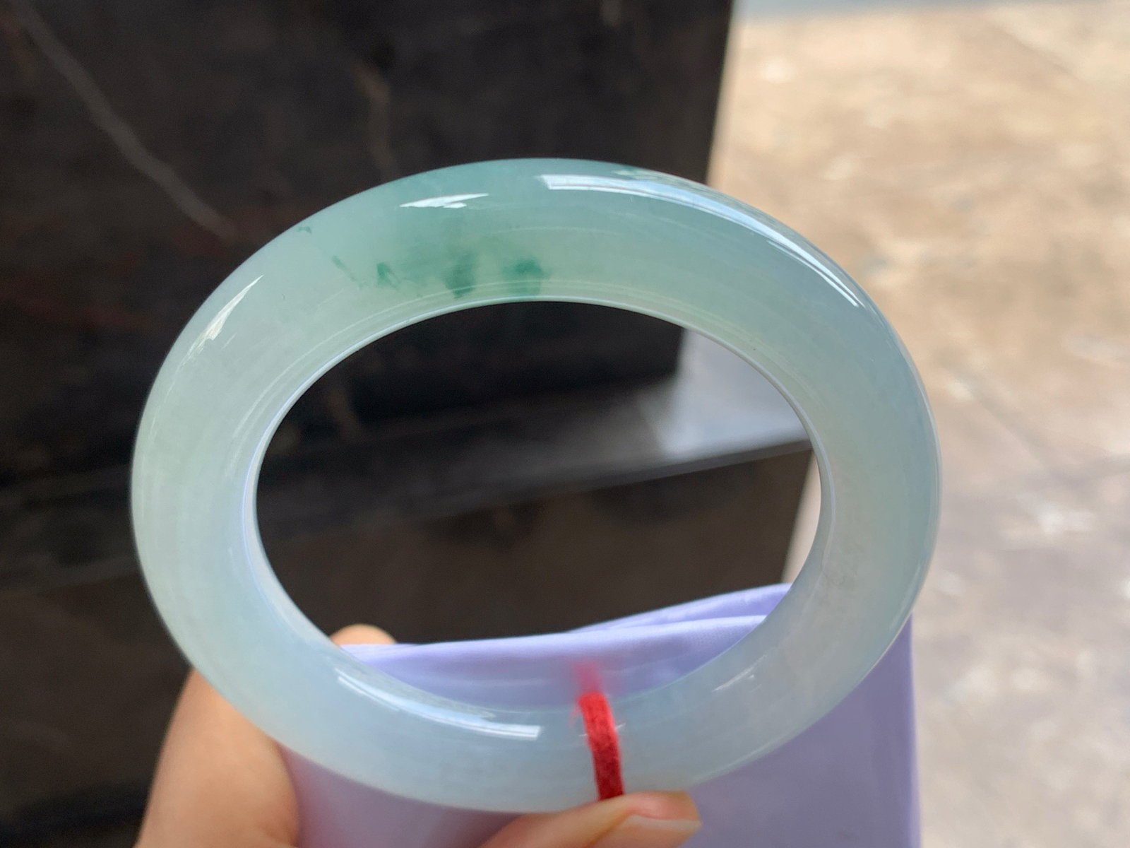 56-11.5

飘花圆条手镯^_^玉质温润