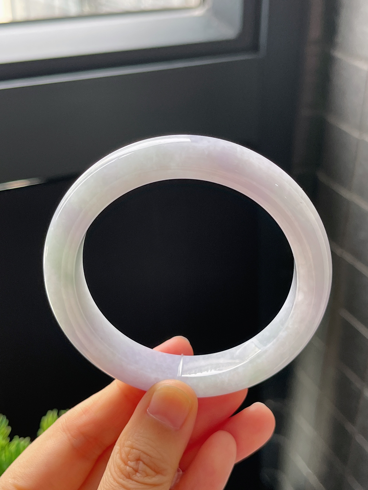 正圈57圈口，翡翠糯化种春带彩手镯