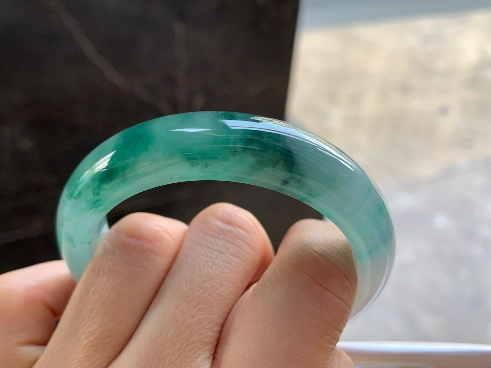 53-13.1-8.6

冰种飘花手镯^_^颜色鲜艳