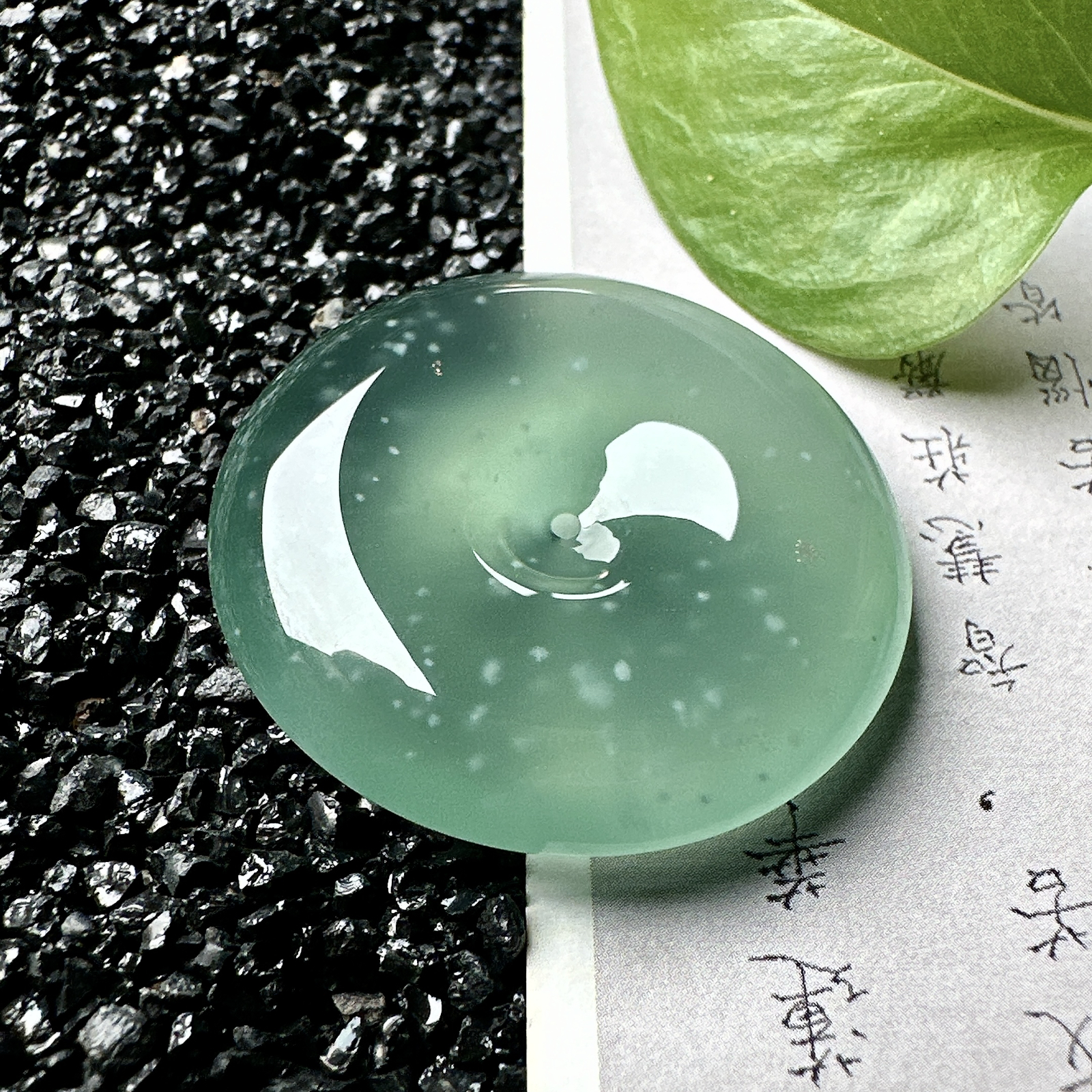 【冰种晴绿平安扣】飘雪花棉，质地细腻，品质很好，冰感十足，胶感明显，收藏品质