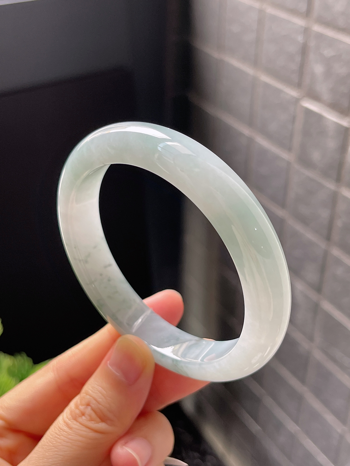 正圈57圈口，翡翠冰糯种飘花手镯