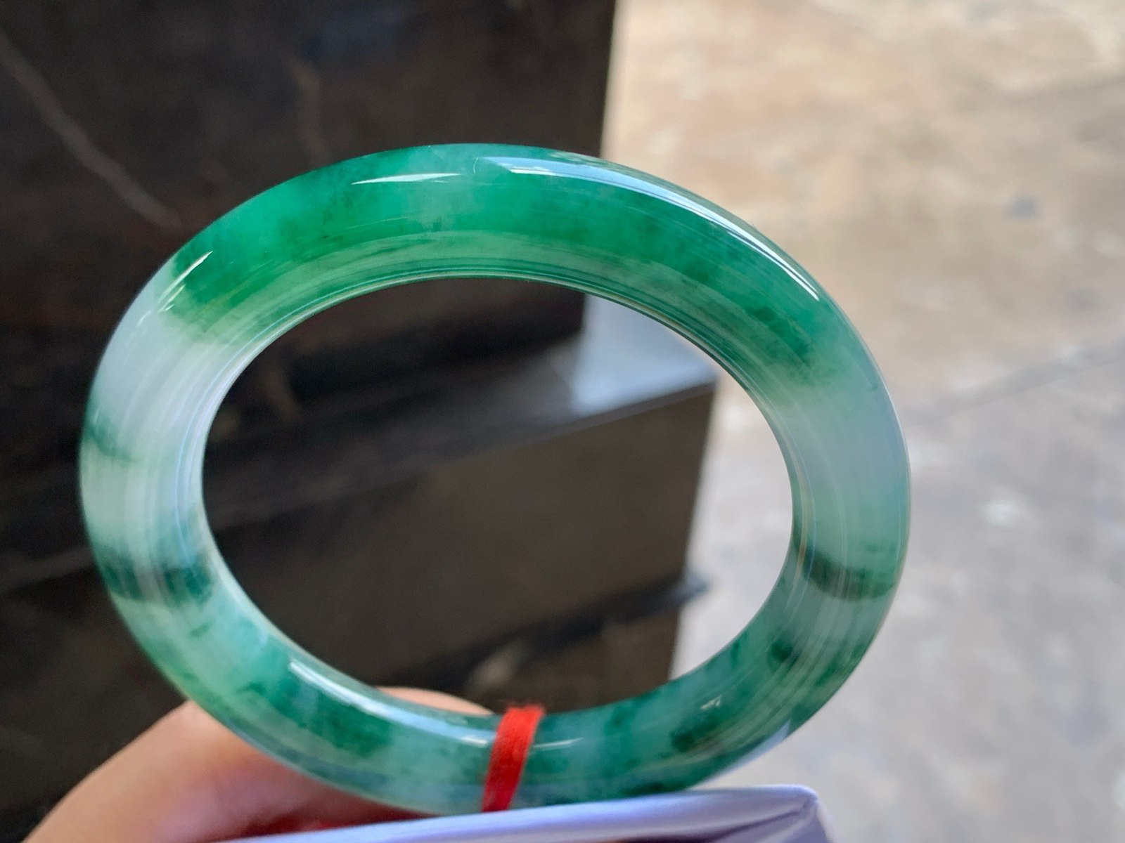 59-11.3

绿色圆条手镯^_^颜色鲜艳