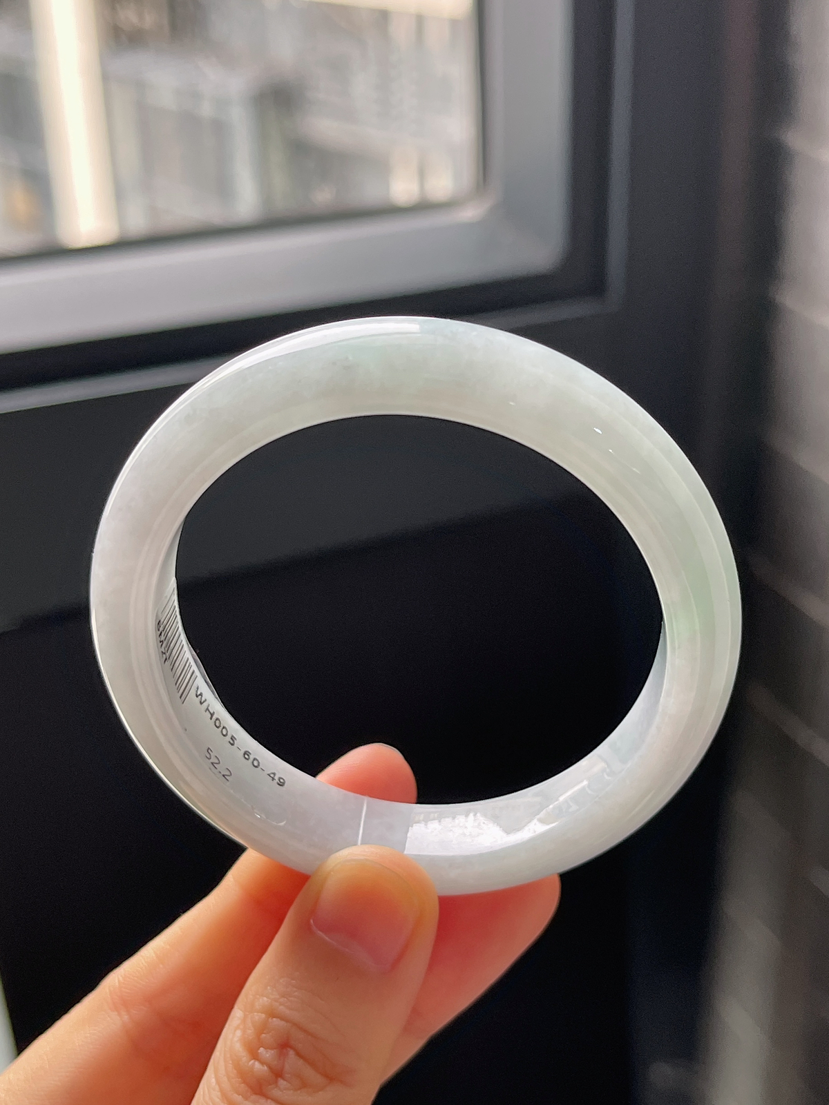 正圈52.2圈口，翡翠糯化种浅绿色手镯