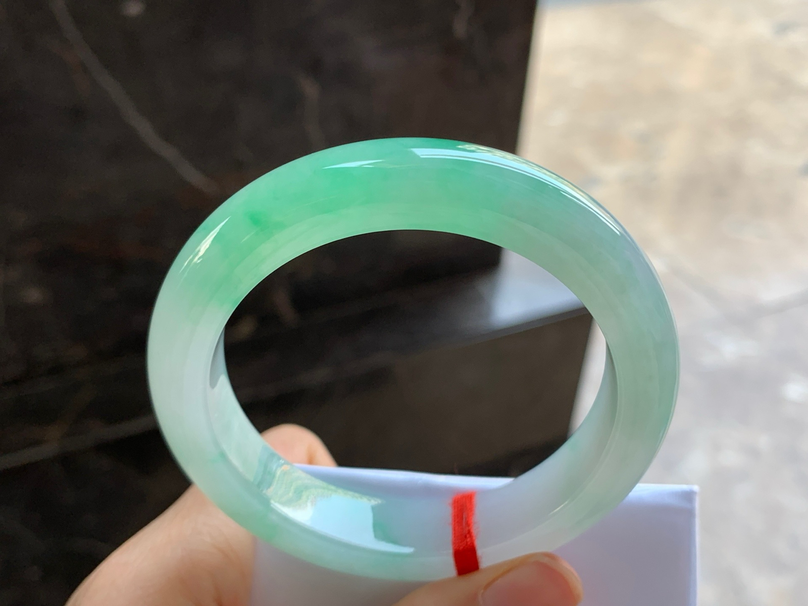 56-12.4-9.5

飘绿手镯^_^色阳