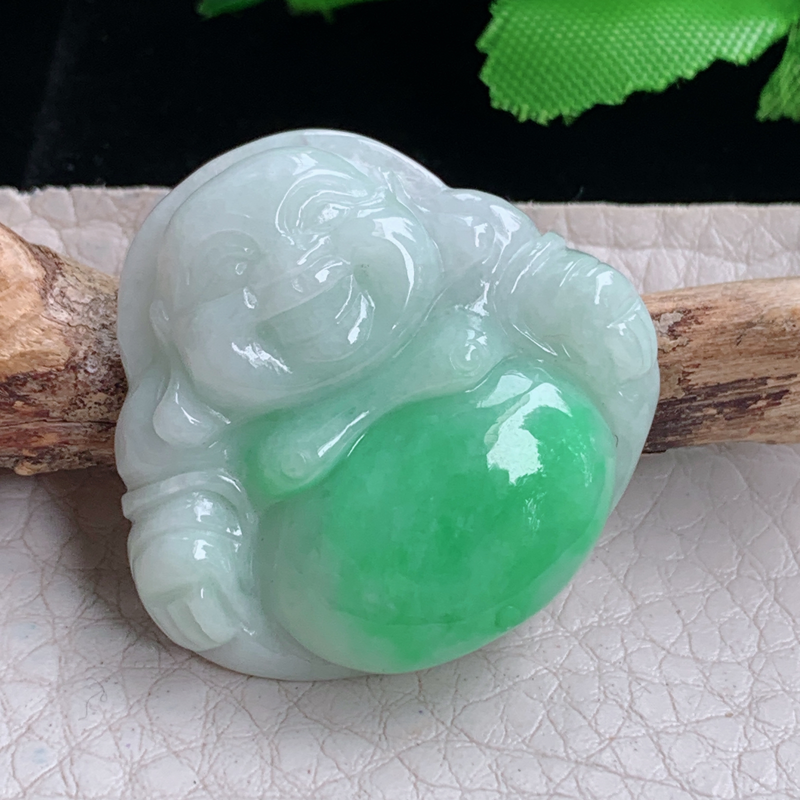 zen实拍30.6*32.5*8缅甸天然翡翠a货精雕白底青佛公玉项坠 玉挂件