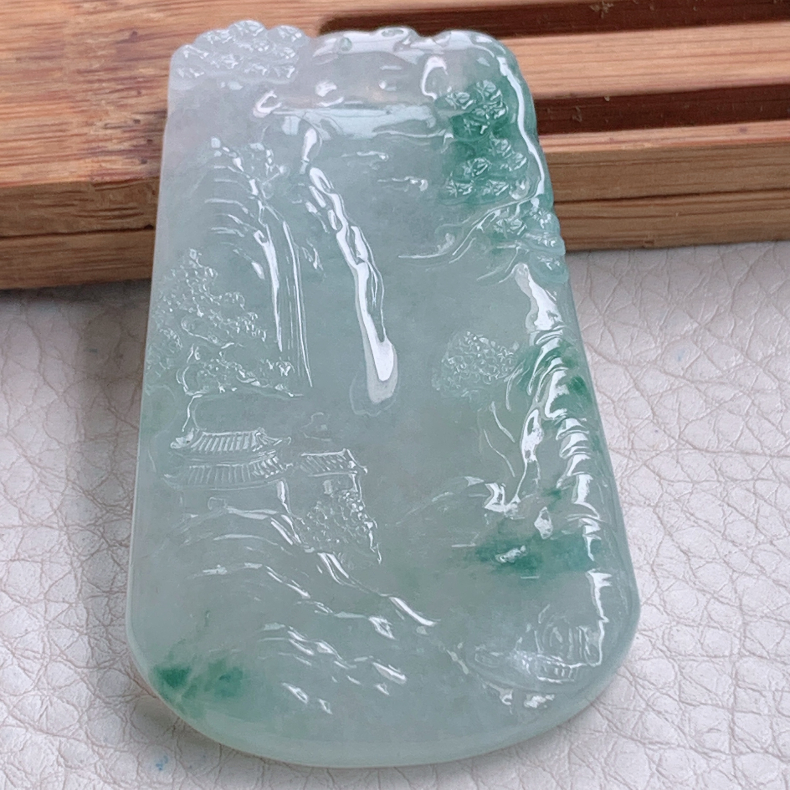 ktj实拍60*36.5*5.7天然缅甸翡翠冰透飘花山水牌吊坠高山流水项坠