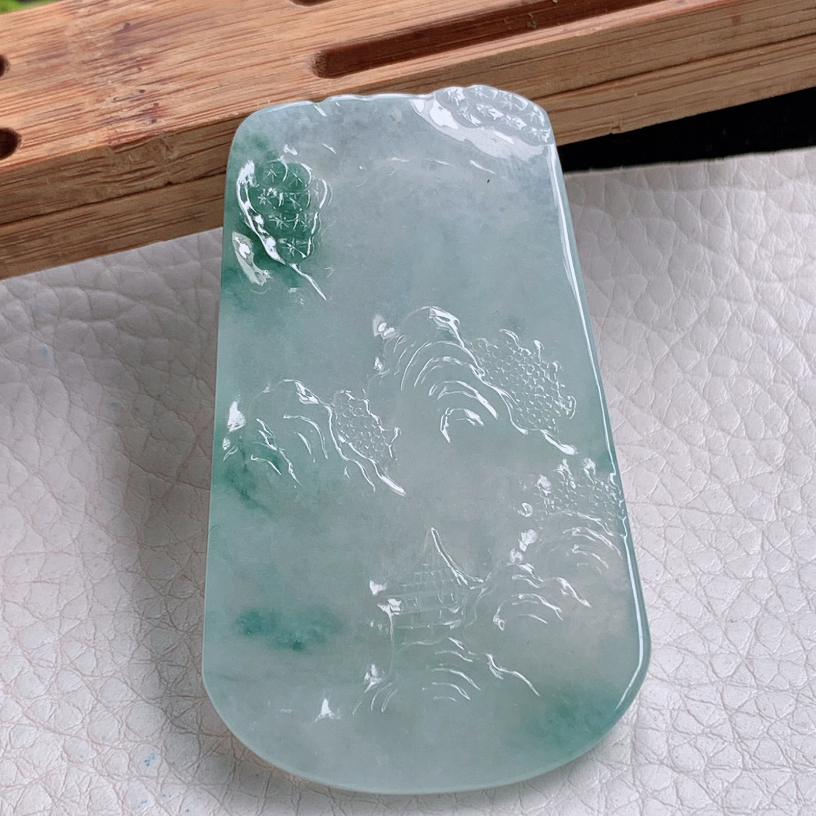 ktj实拍60*36.5*5.7天然缅甸翡翠冰透飘花山水牌吊坠高山流水项坠