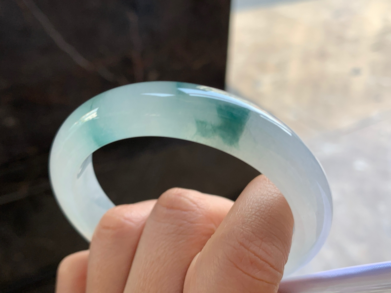 56.5-13-9.1

冰蓝花手镯^_^清新细腻