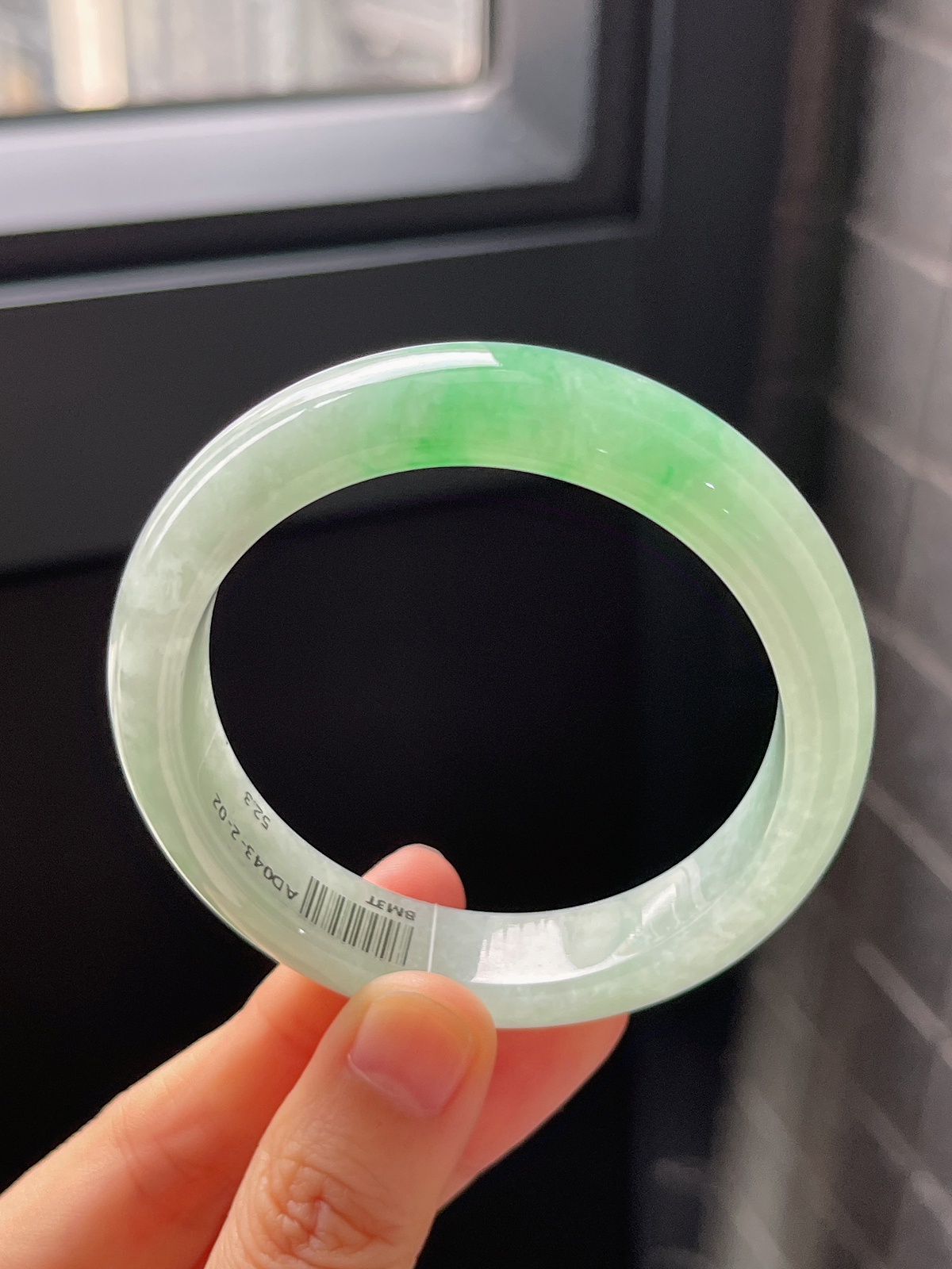 正圈52.3圈口，翡翠糯化种飘绿手镯