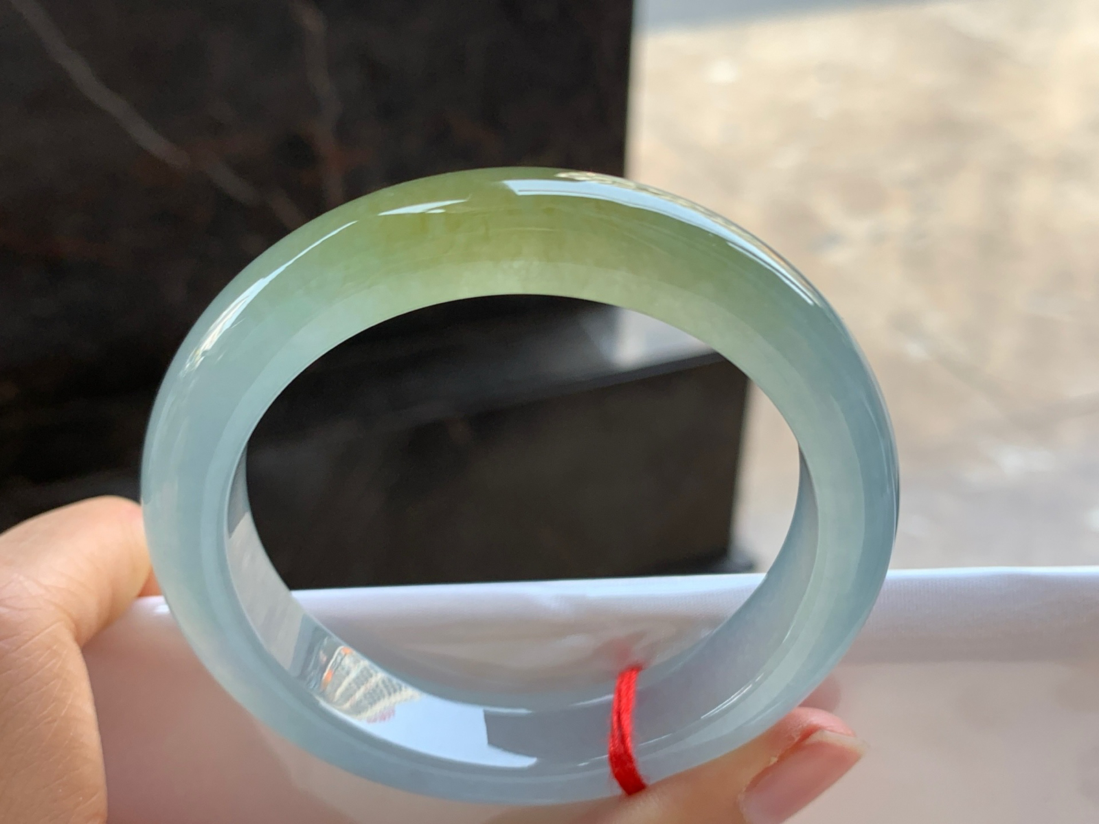 56-12.7-9

冰黄手镯^_^透亮