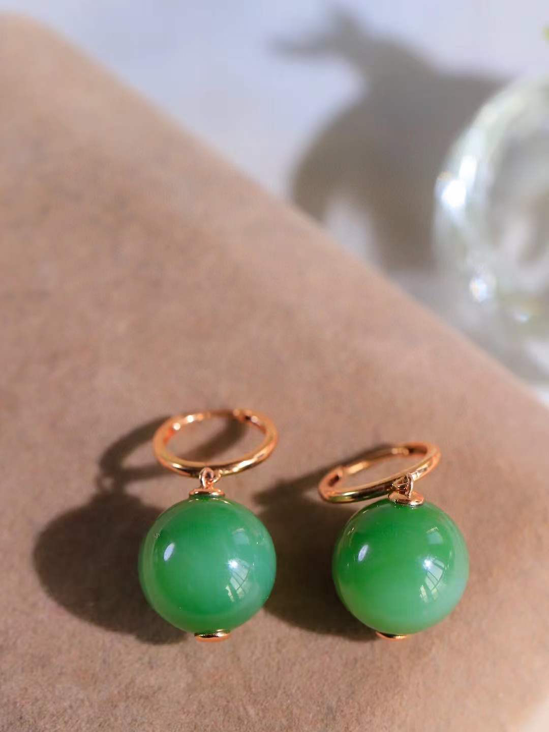 【金镶玉.耳坠】

精品和田玉碧玉猫眼镶嵌18k金.耳坠，金玉良缘 耳畔生辉，以和田温玉镌刻东方雅