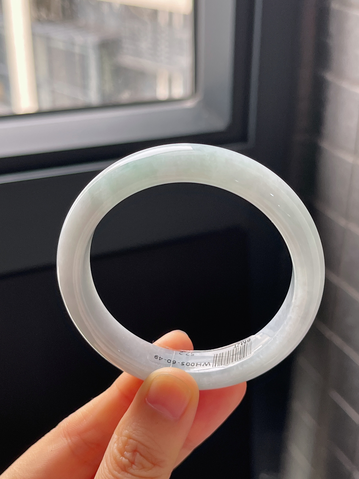 正圈52.2圈口，翡翠糯化种浅绿色手镯