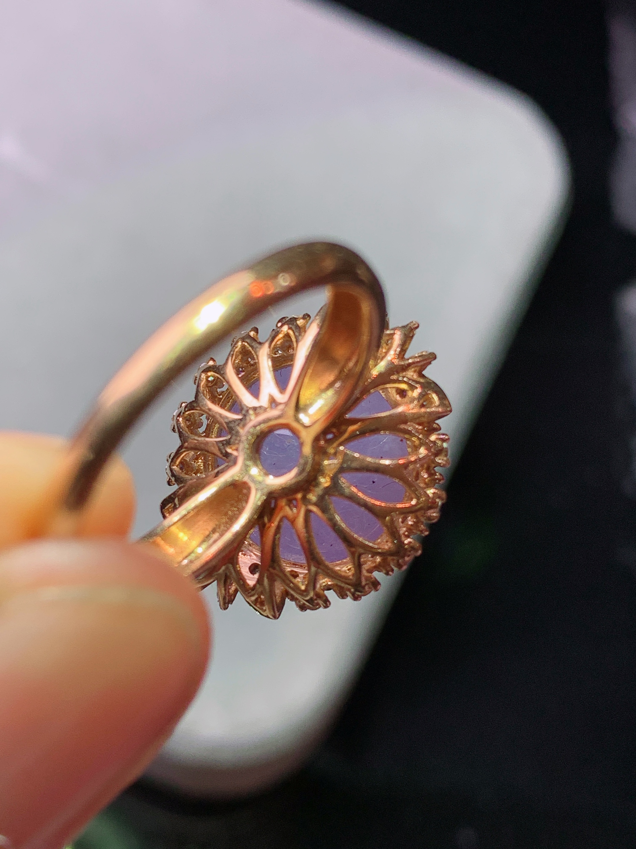 18k金钻镶嵌紫罗兰蛋面 玉质细腻 色泽艳丽清新 水润亮眼 圈口14.5 整体尺寸15.5*18*11.5b2