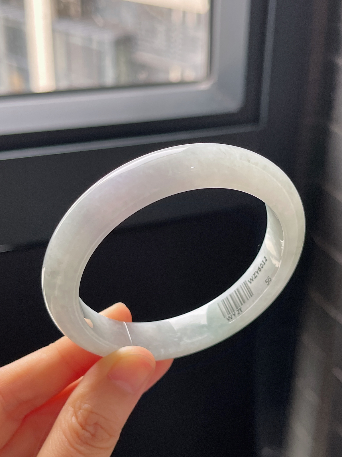 正圈56圈口，翡翠糯化种春带彩手镯