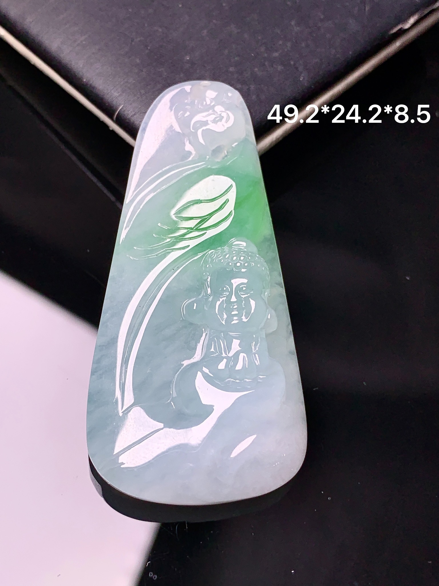 18k金钻镶嵌飘绿宝宝佛公吊坠 玉质细腻 色泽艳丽清新 水润亮眼 整体尺寸49.2*24.2*8.5w1