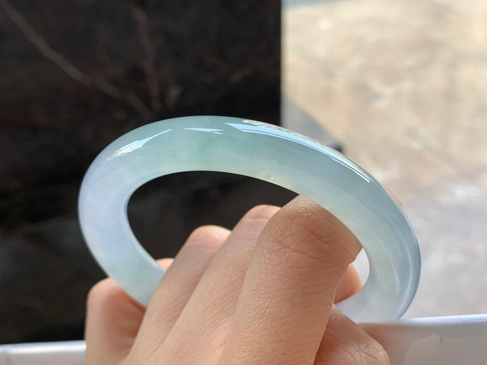 56.5-10.3

冰种圆条手镯^_^透亮