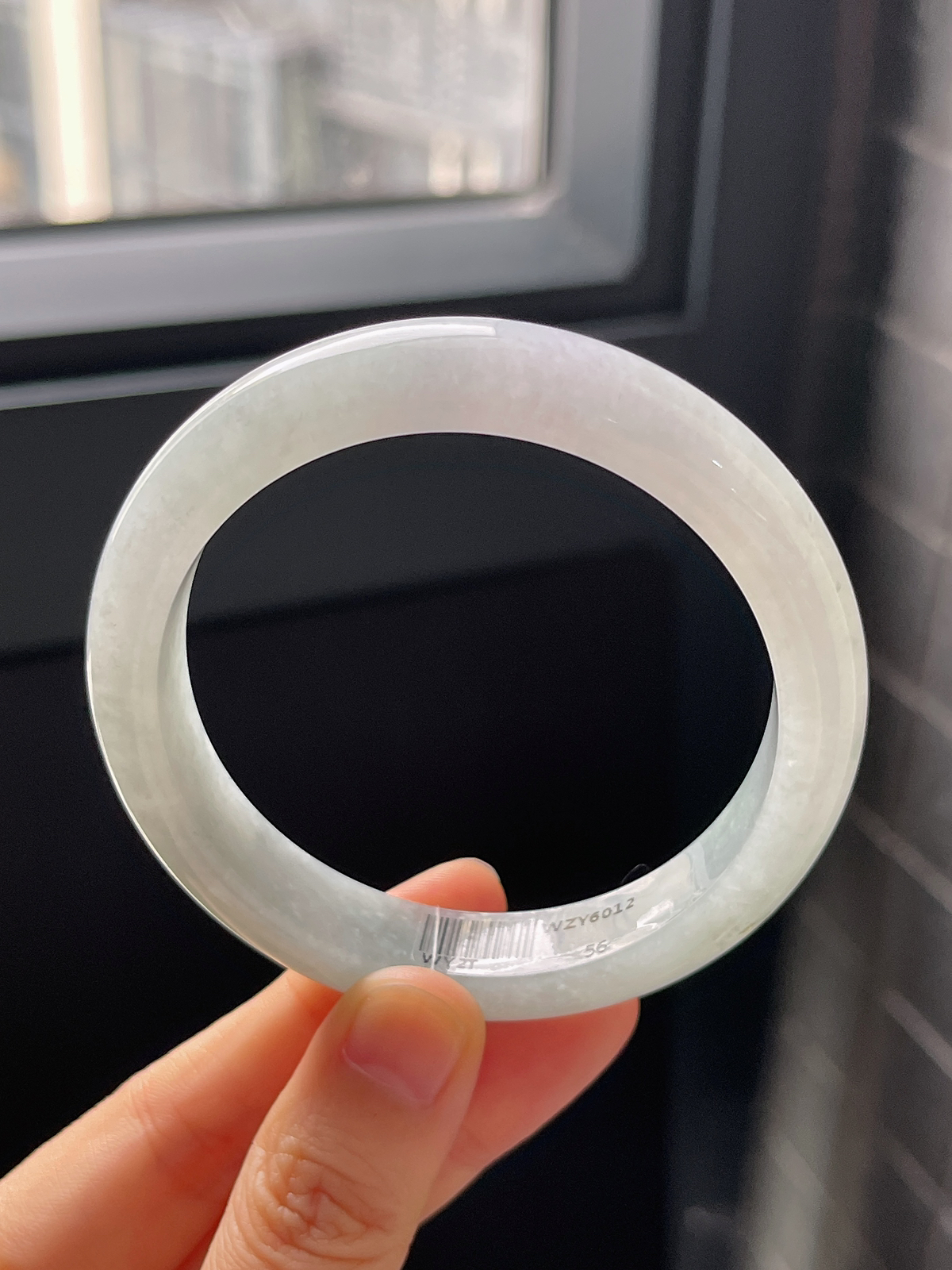 正圈56圈口，翡翠糯化种春带彩手镯