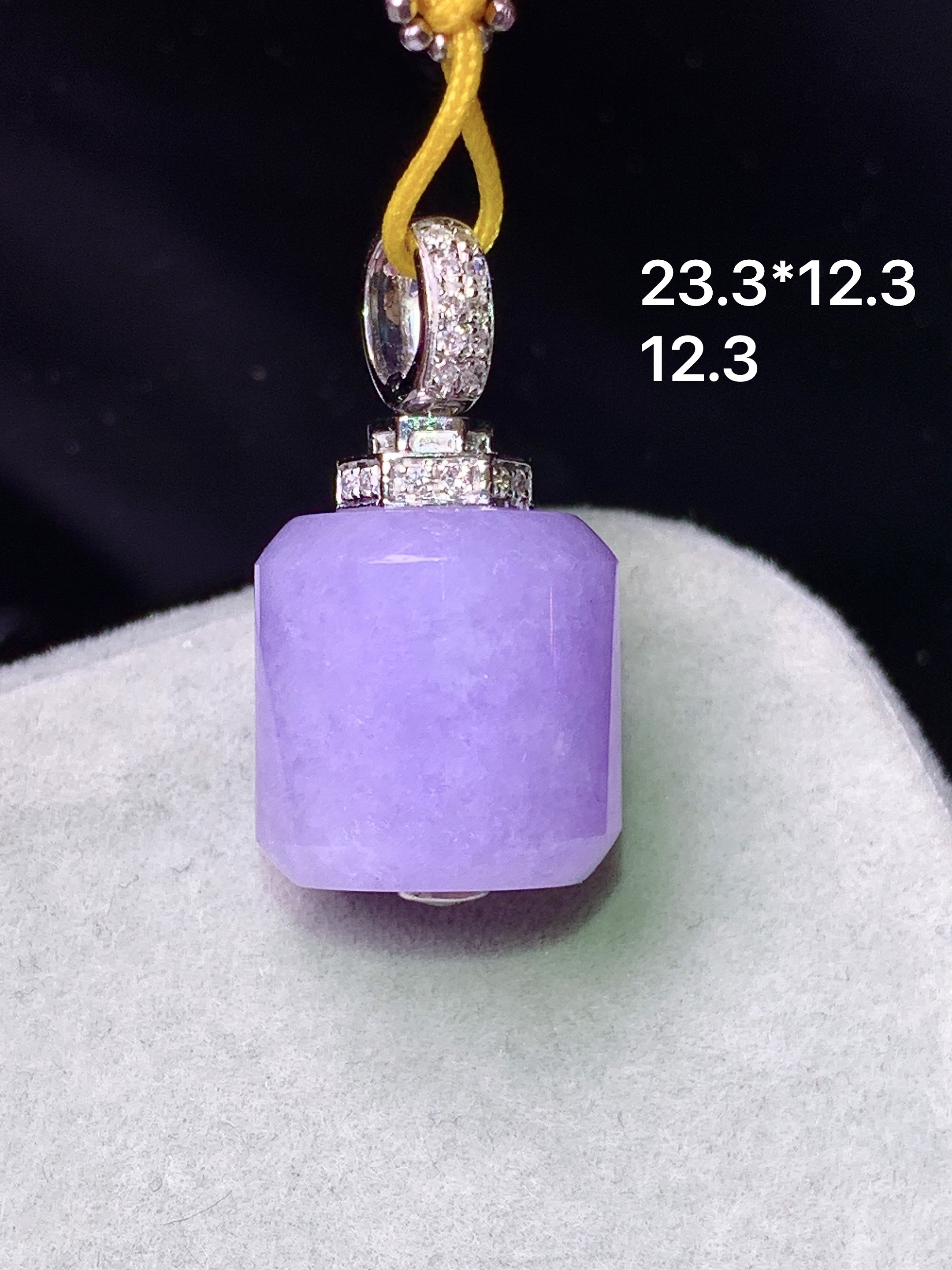 18k金钻镶嵌紫罗兰路路通吊坠 玉质细腻 色泽艳丽清新 水润亮眼 整体尺寸23.3*12.3b1