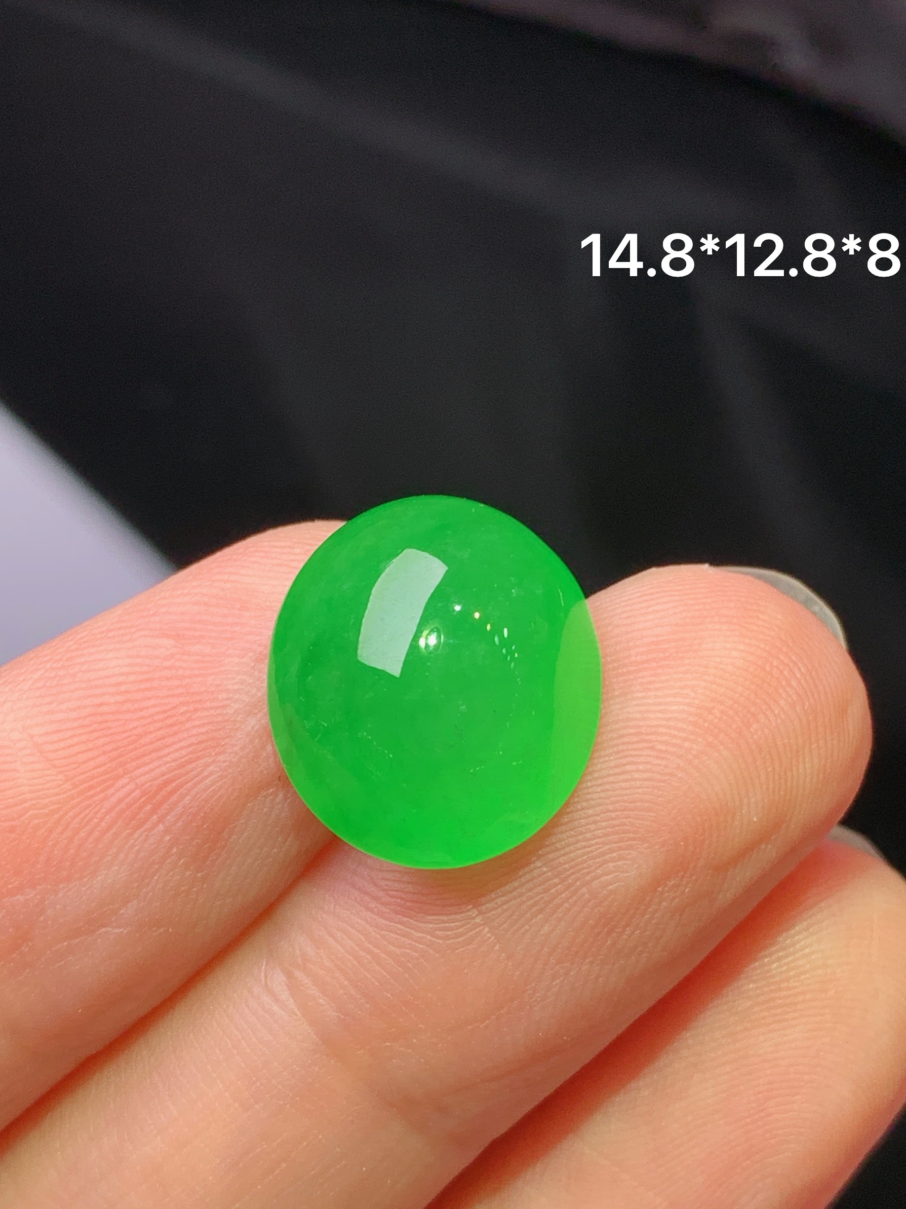 镶嵌款 翠绿蛋面吊坠 玉质细腻 色泽艳丽清新 水润亮眼 整体尺寸14.8*12.8*8m2