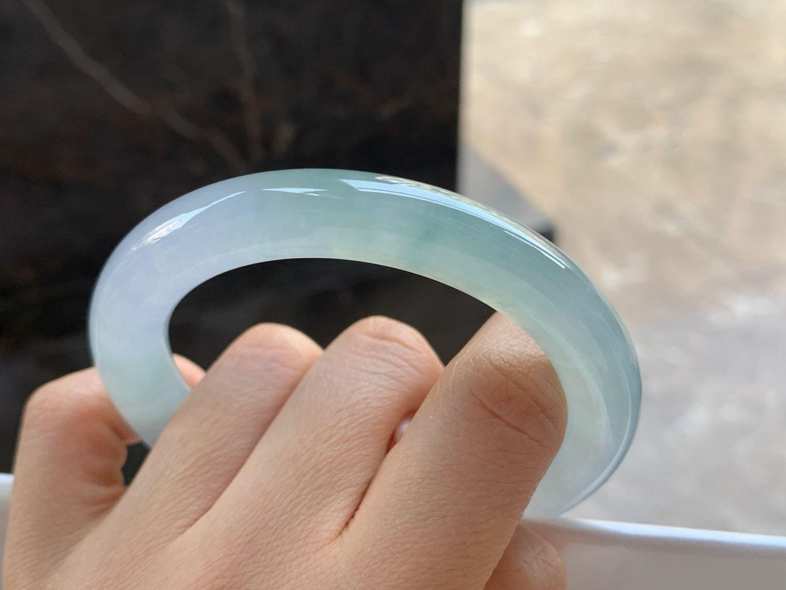 56.5-10.3

冰种圆条手镯^_^透亮