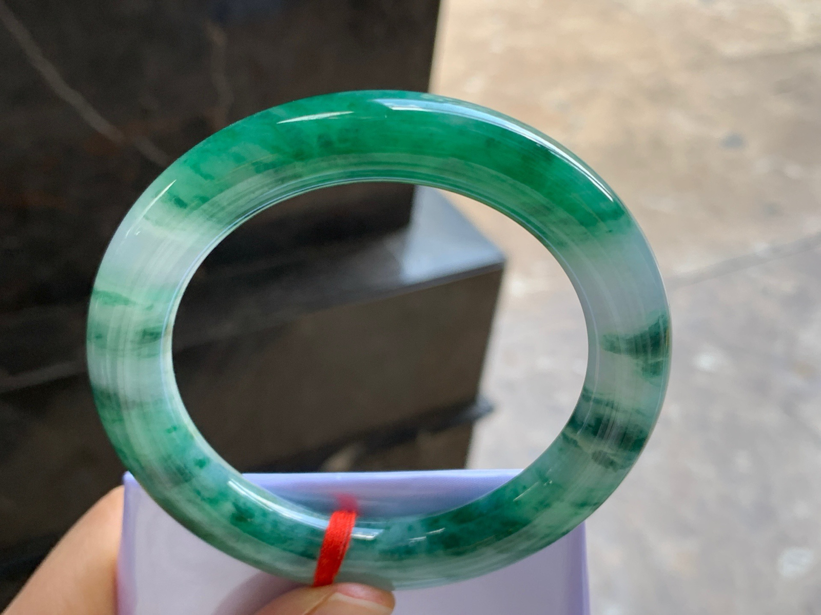 59-11.3

绿色圆条手镯^_^颜色鲜艳