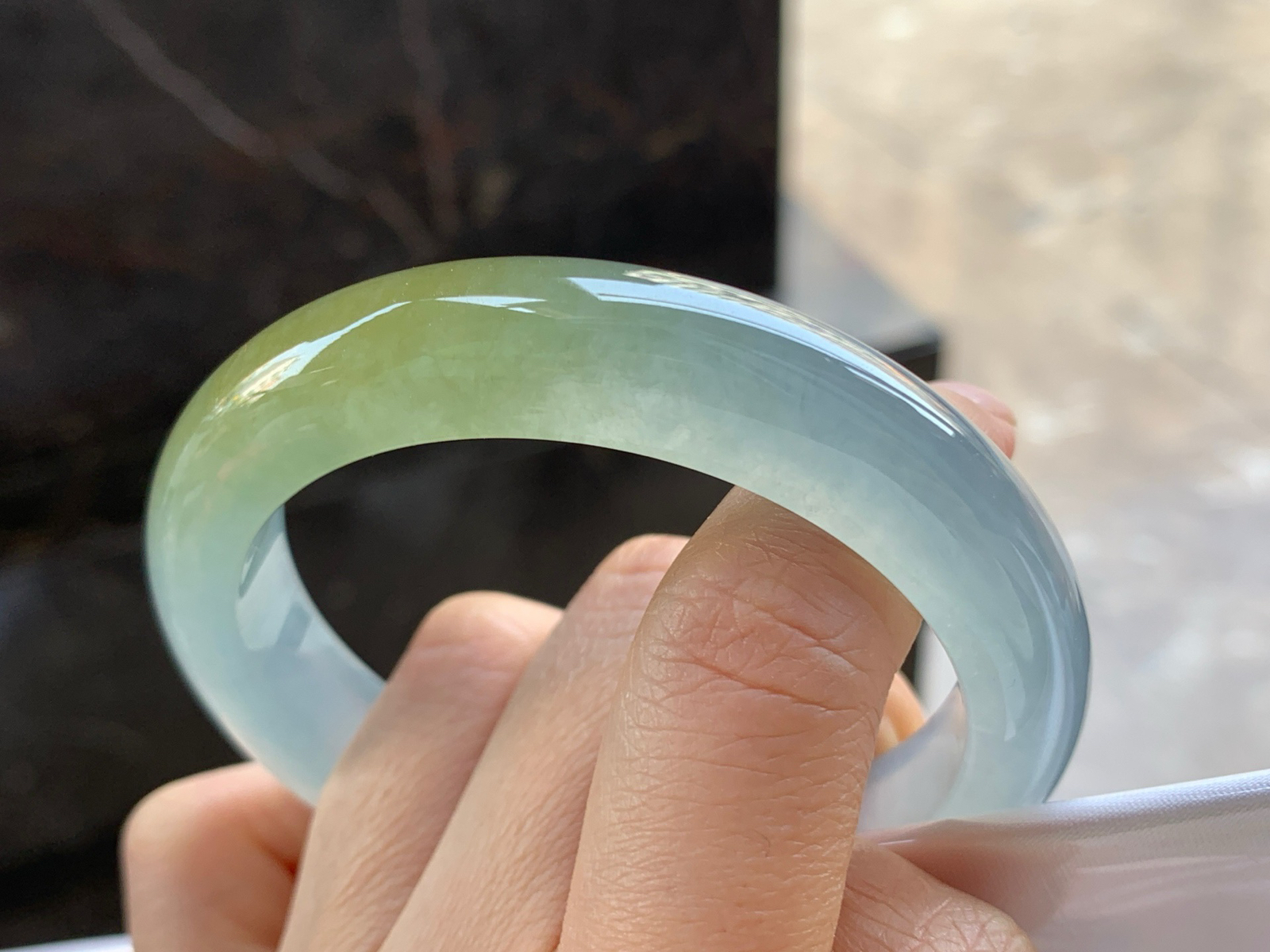 56-12.7-9

冰黄手镯^_^透亮