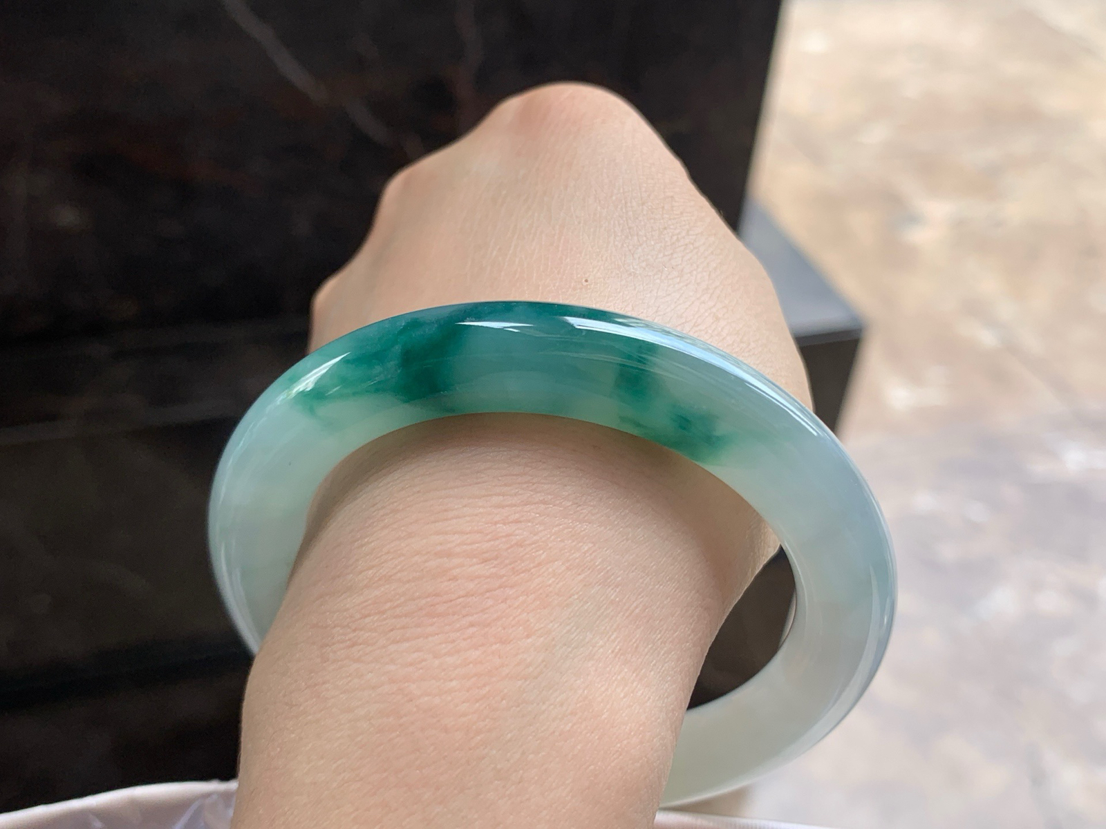 55.5-10.8

蓝花圆条手镯^_^飘花浓郁