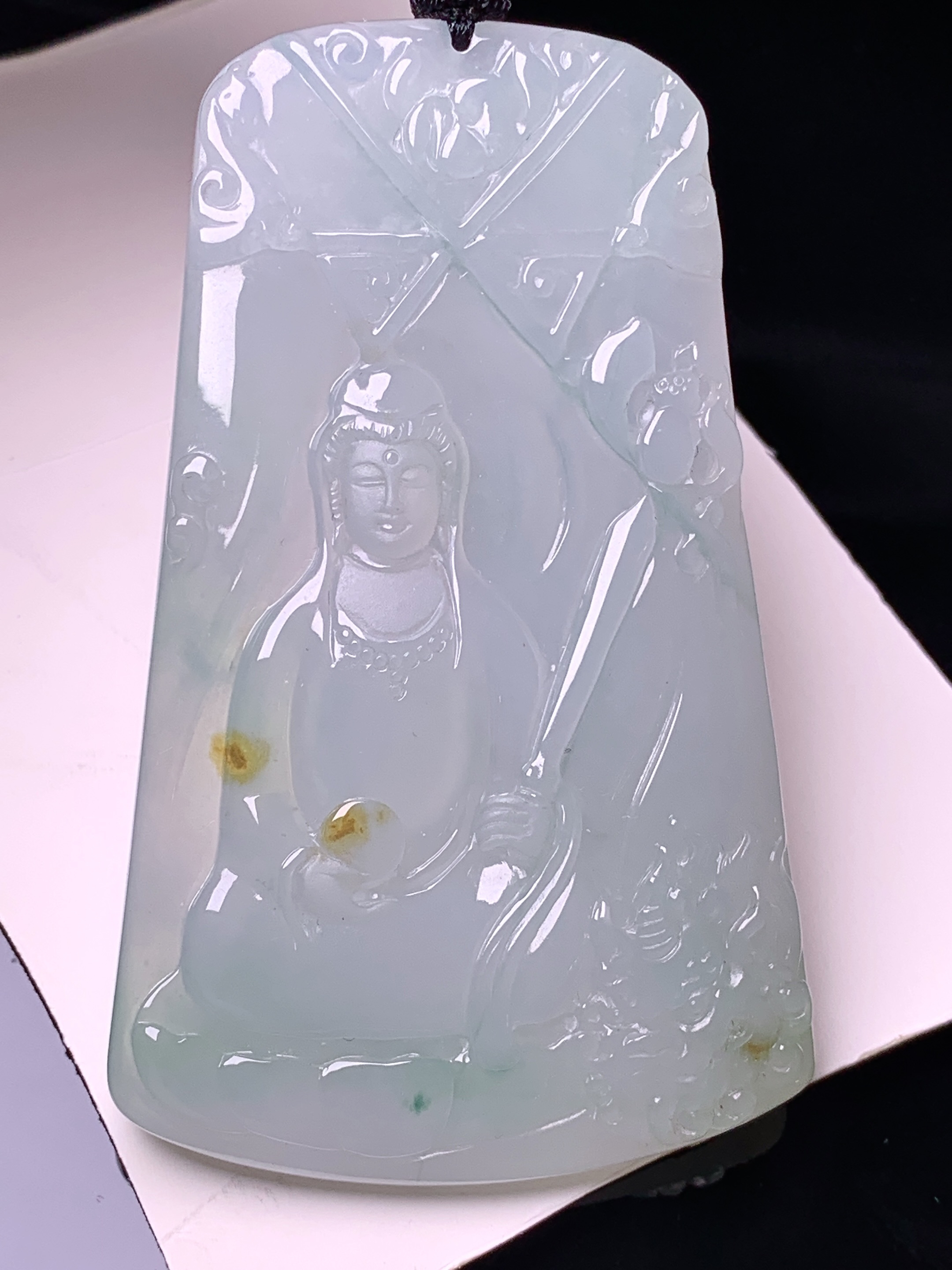 冰种观音菩萨吊坠 玉质细腻 色泽艳丽清新 水润亮眼 整体尺寸71.6*44.8*5.5L1