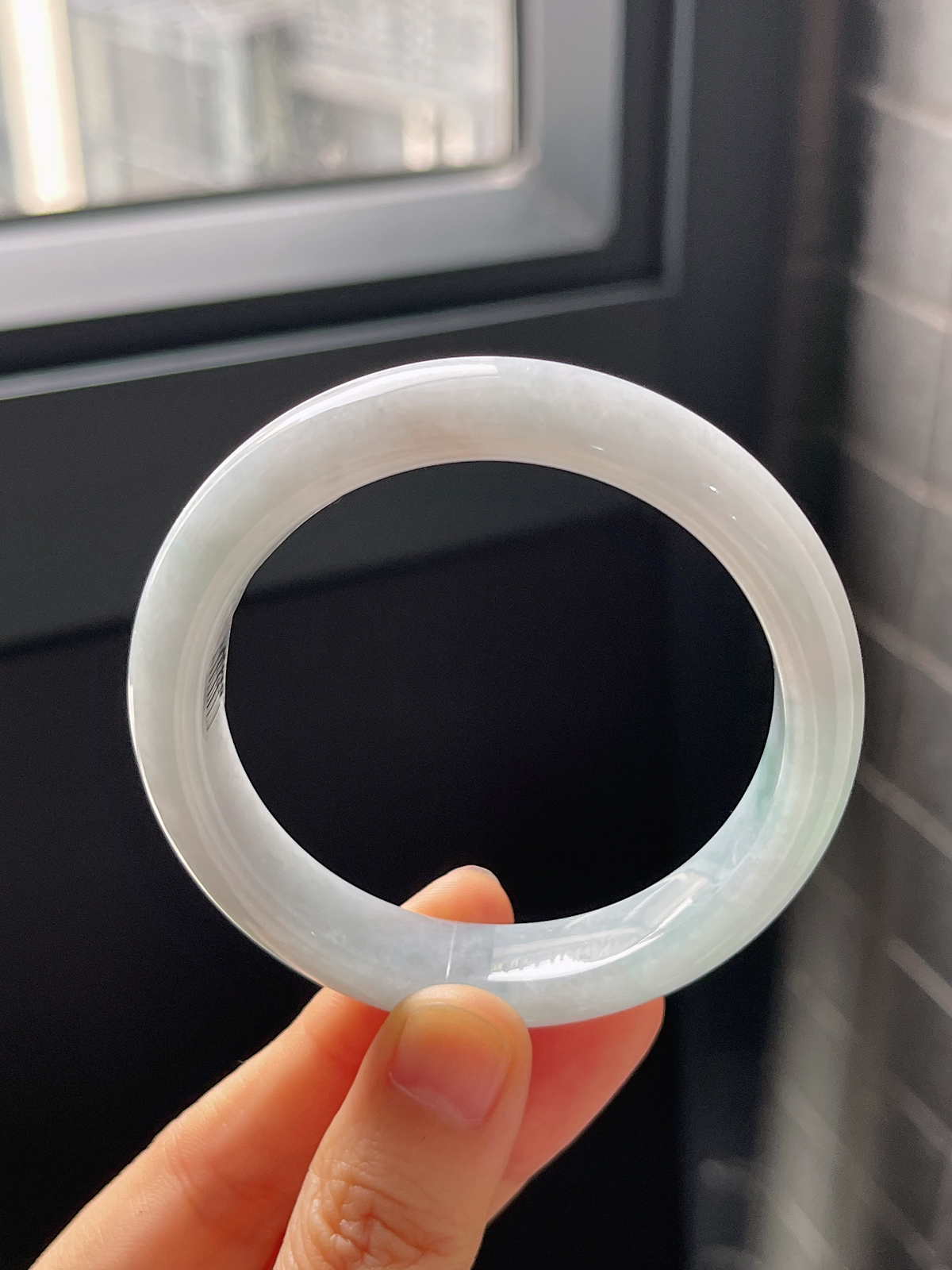 正圈52.2圈口，翡翠糯化种浅绿色手镯