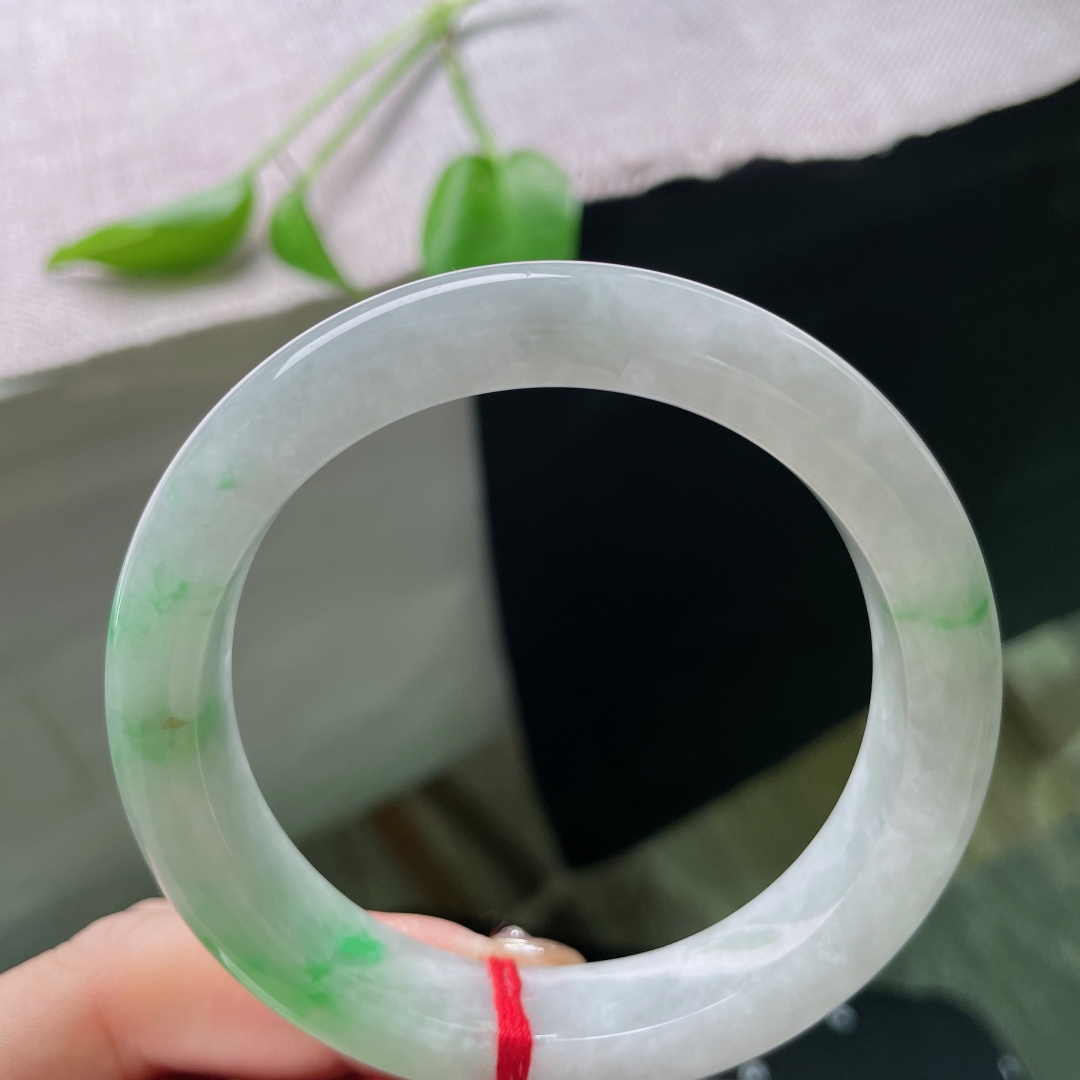 56.8/11.8/7.9，白底青正圈，水头好，种老，翠绿依然，青白分明，晶体纹，ss48426a