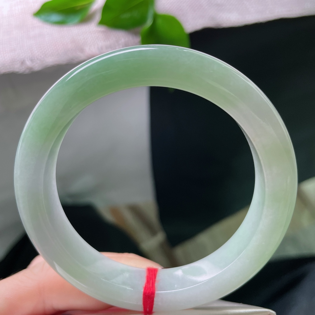 57.3/12.1/9.1，绿底正圈，颜色甜美，娇俏可人，水润细腻，种老，ss50097a