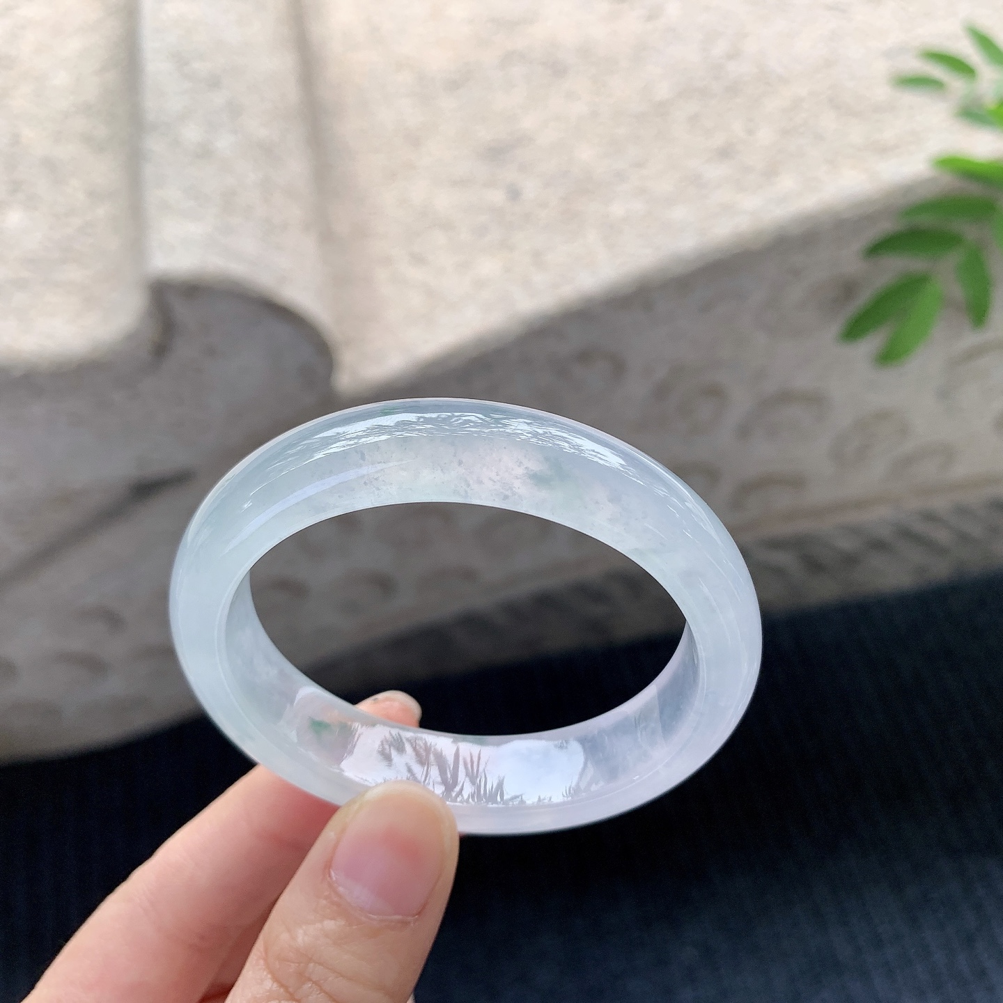 贵妃50 51【圈口】51.9/44.6/12.5/7.8【】【编码】LZ031677【描述】冰飘花，清透，水润，种老，细腻，打灯有棉线