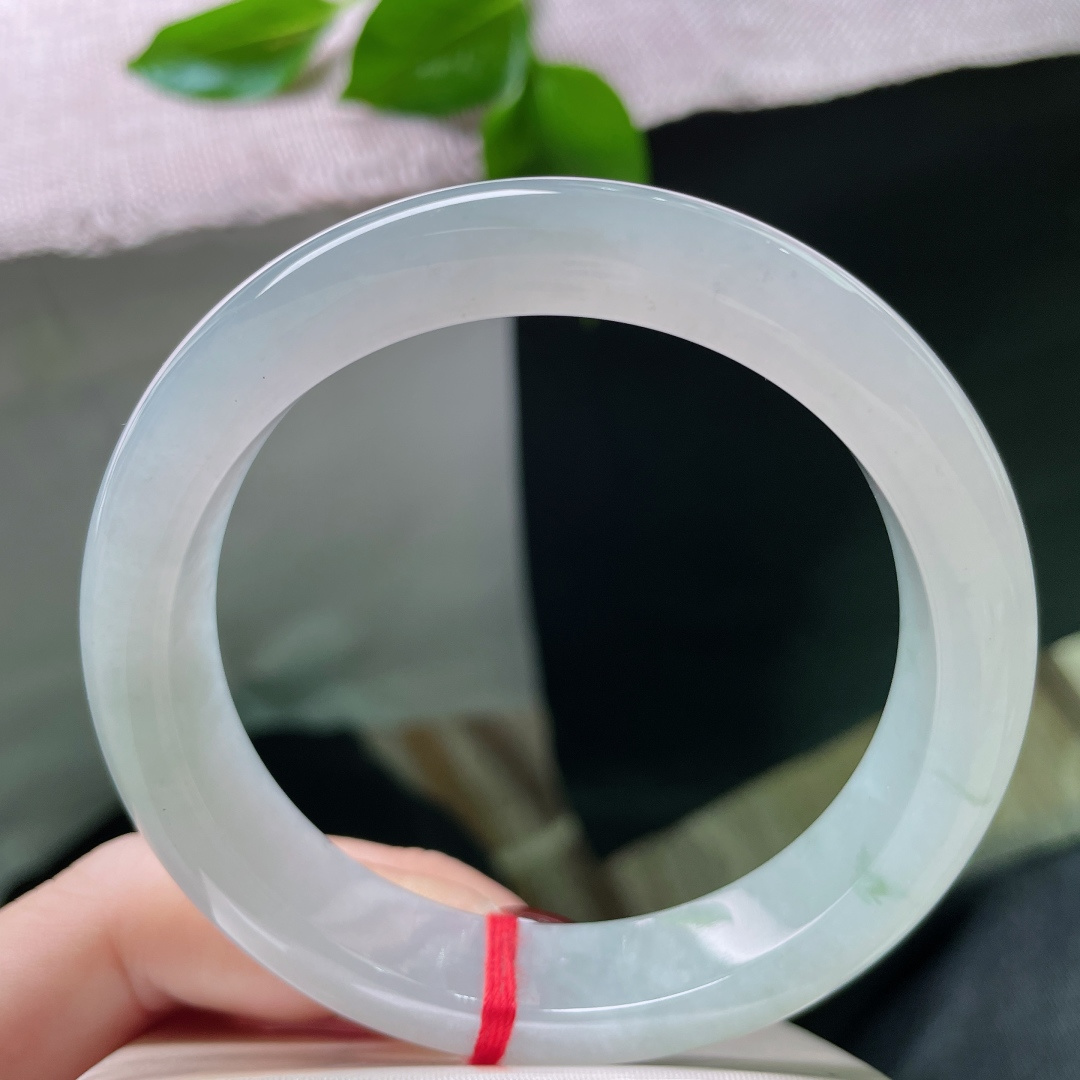 59.5/12.7/9.5，冰晴底正圈，绿意点点，是春天写在腕上的小情诗，字字甜糯。，ss49094a