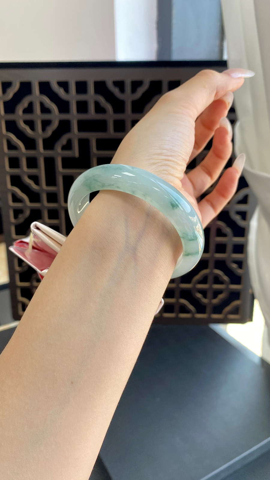 【飘蓝花正圈手镯】
尺寸：54.7-12.8-8.1
自然光无滤镜，原图直出