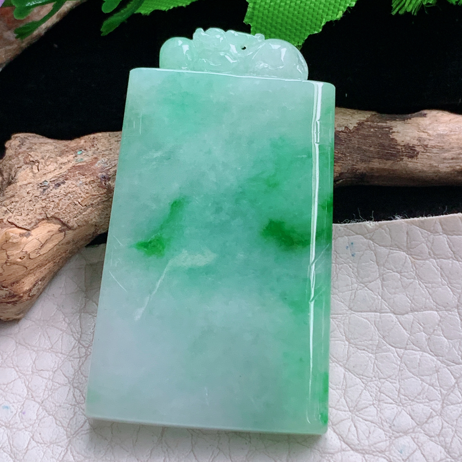 ktj实拍49.3*28.3*5.8天然缅甸翡翠飘阳绿平安无事牌吊坠四六牌男款素牌