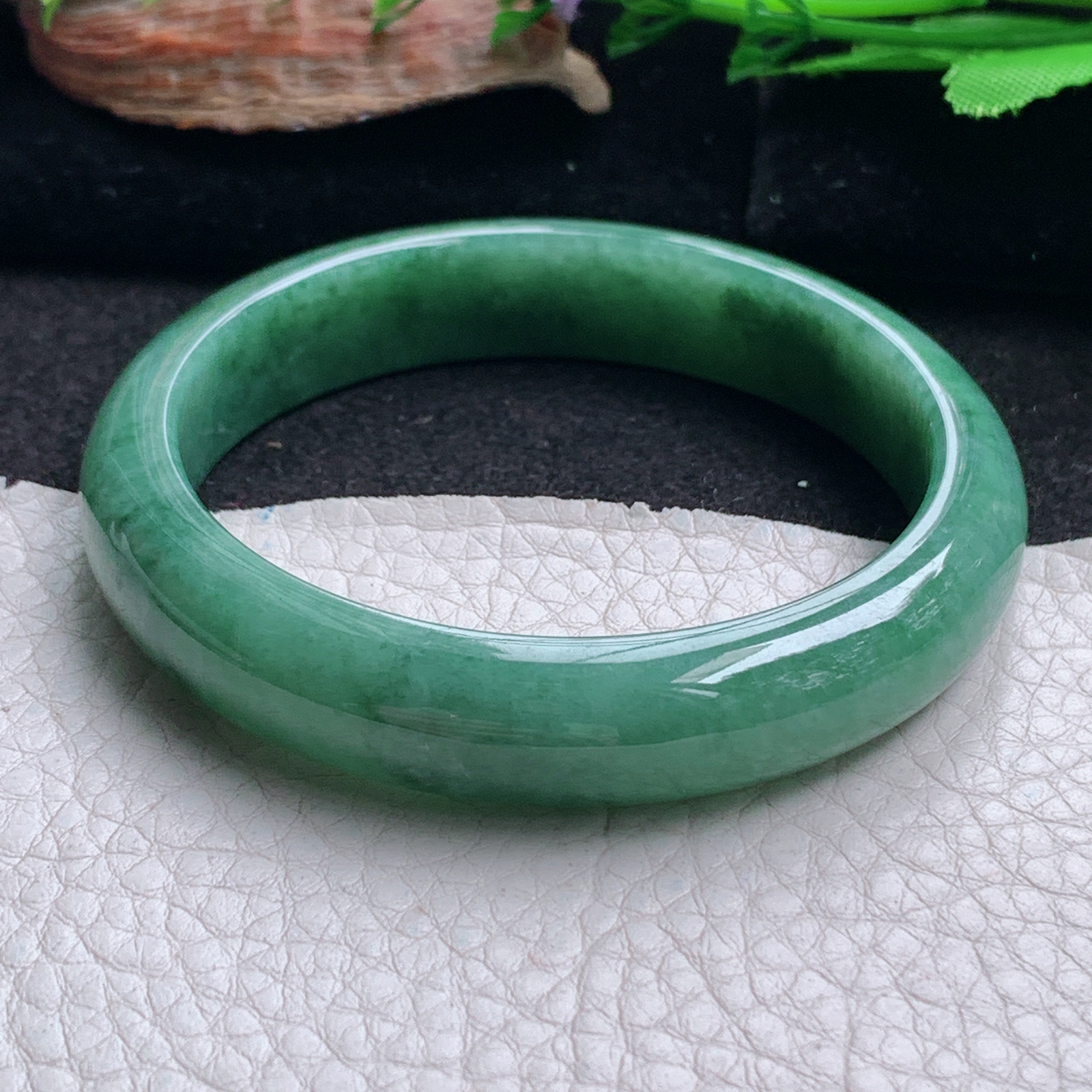 n实拍56*12*7.5平安镯 天然翡翠a货手镯水润满绿正圈玉镯子