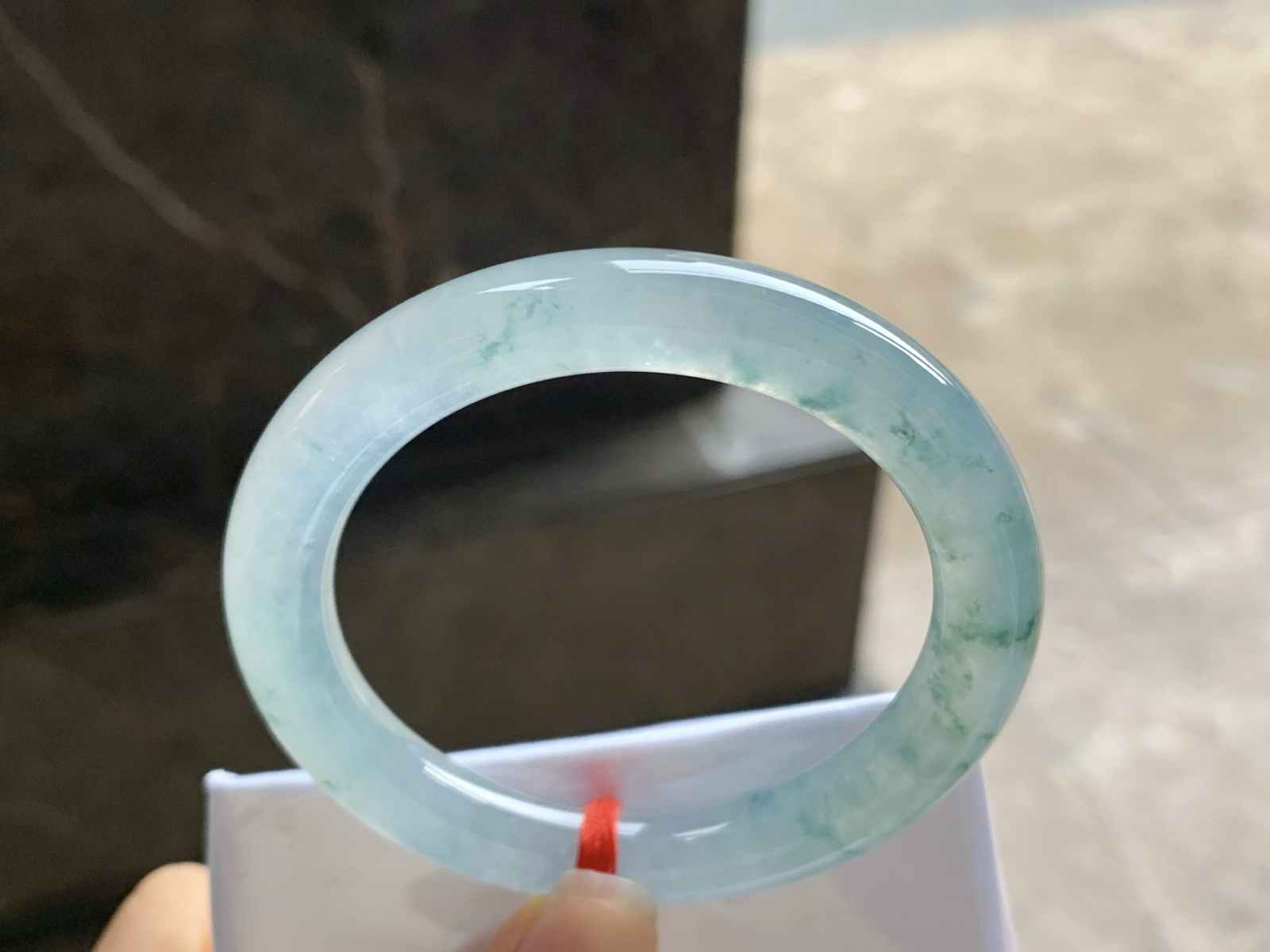 50.5-8.9

冰蓝花圆条手镯^_^冰透