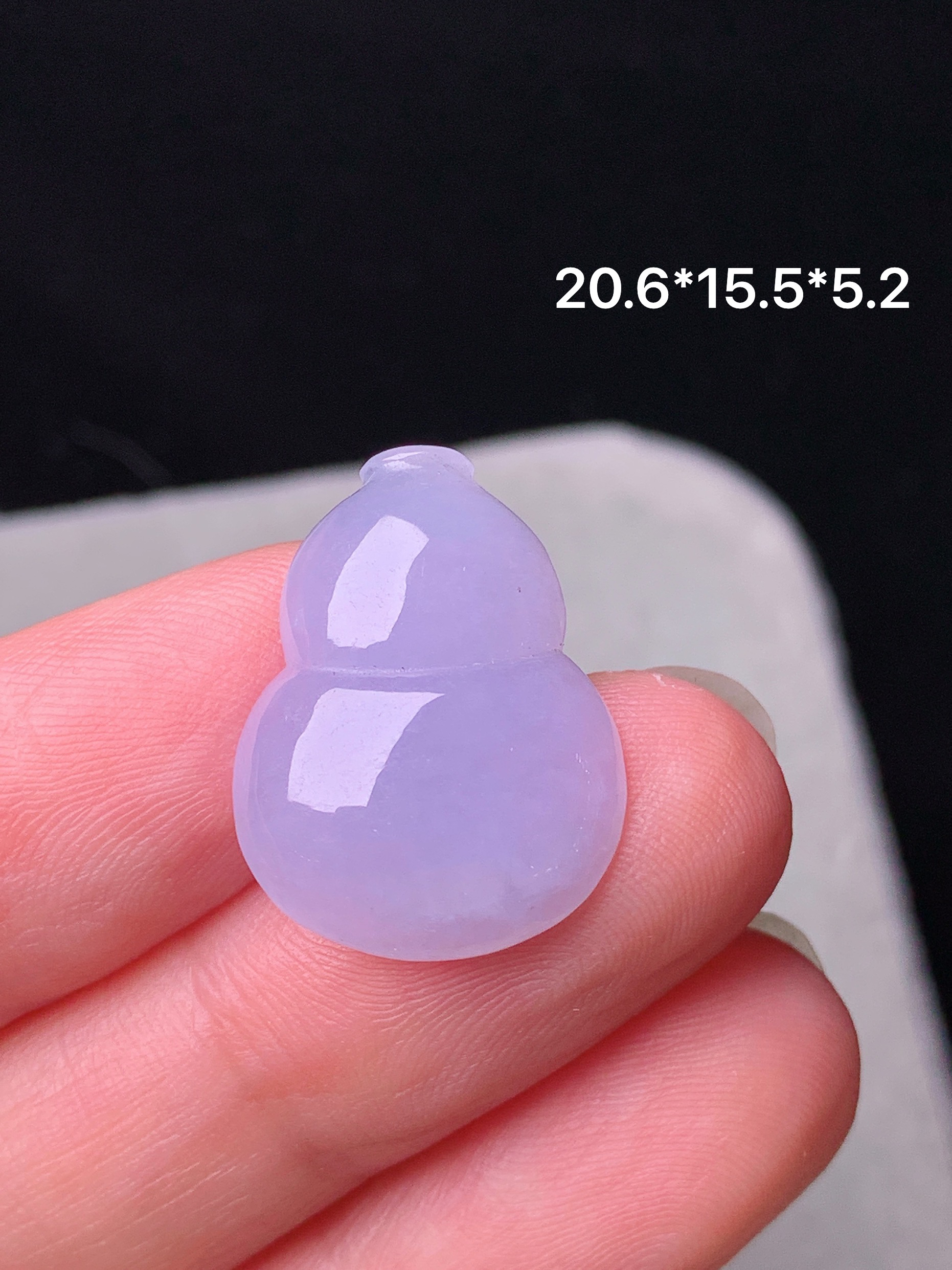 镶嵌款 紫罗兰葫芦吊坠 玉质细腻 色泽艳丽清新 水润亮眼 整体尺寸20.6*15.5*5.2t5
