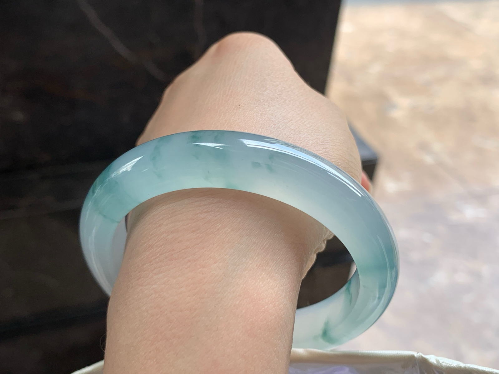 57.5-12.5-9mm

蓝花手镯^_^水润